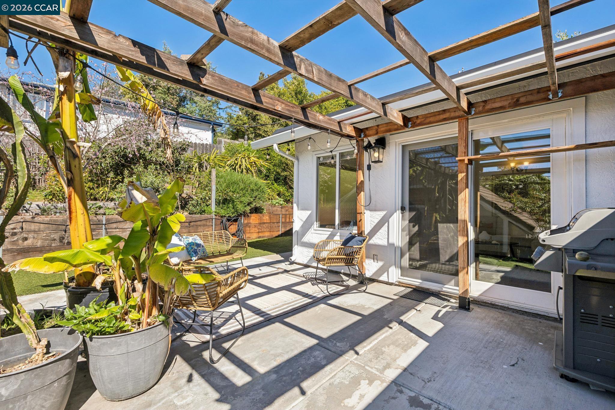 Detail Gallery Image 50 of 53 For 4037 Rusting Ave, Oakland,  CA 94605 - 4 Beds | 2 Baths