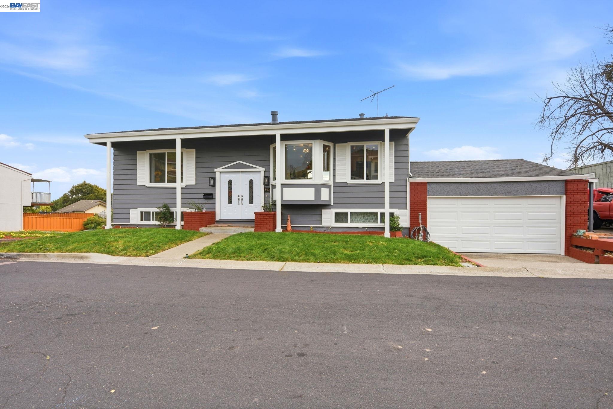 Detail Gallery Image 2 of 51 For 352 Monte Carlo Ave, Union City,  CA 94587 - 4 Beds | 2 Baths