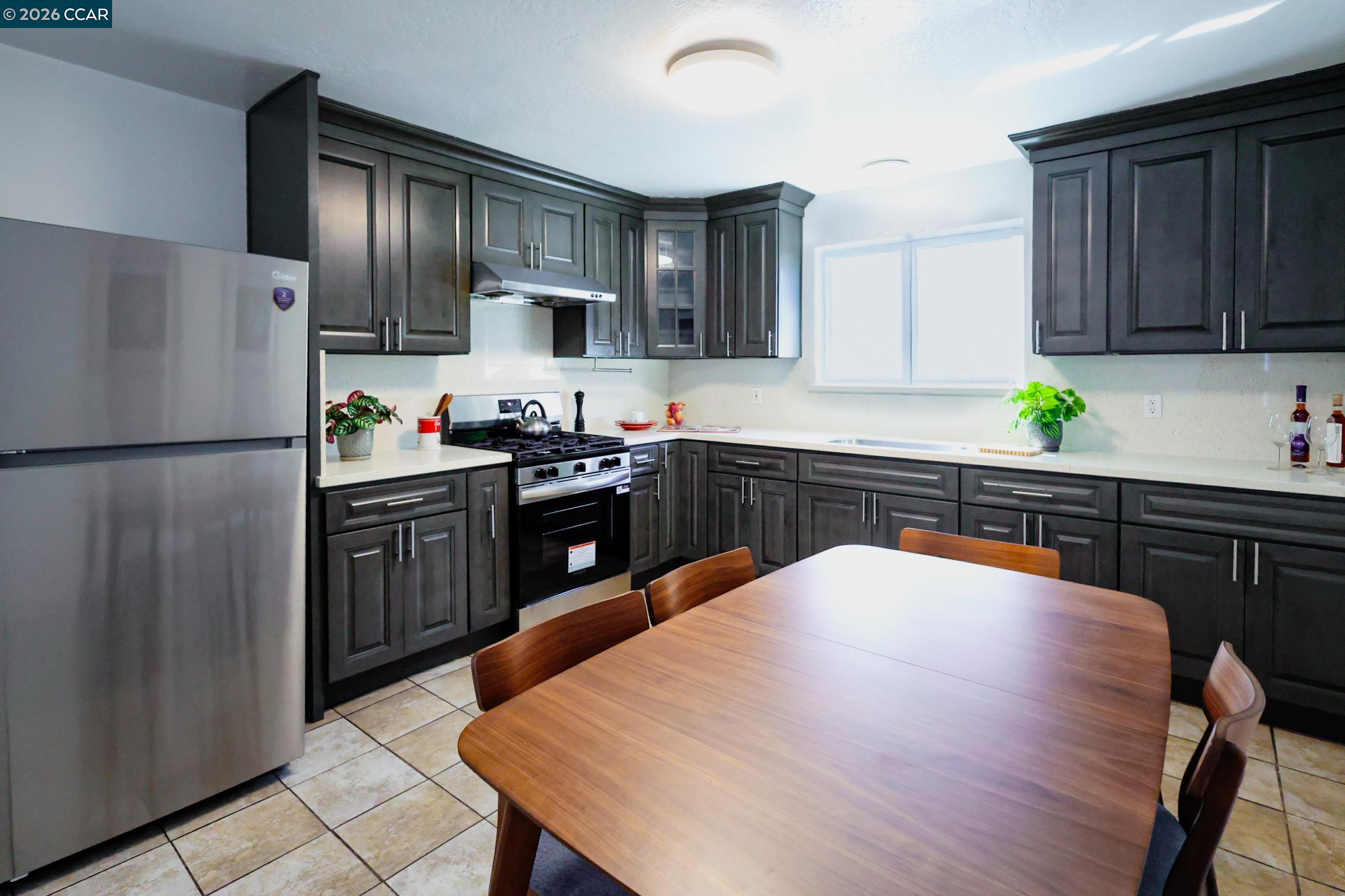 Detail Gallery Image 4 of 5 For 324 S 23rd St, Richmond,  CA 94804 - 4 Beds | 2 Baths