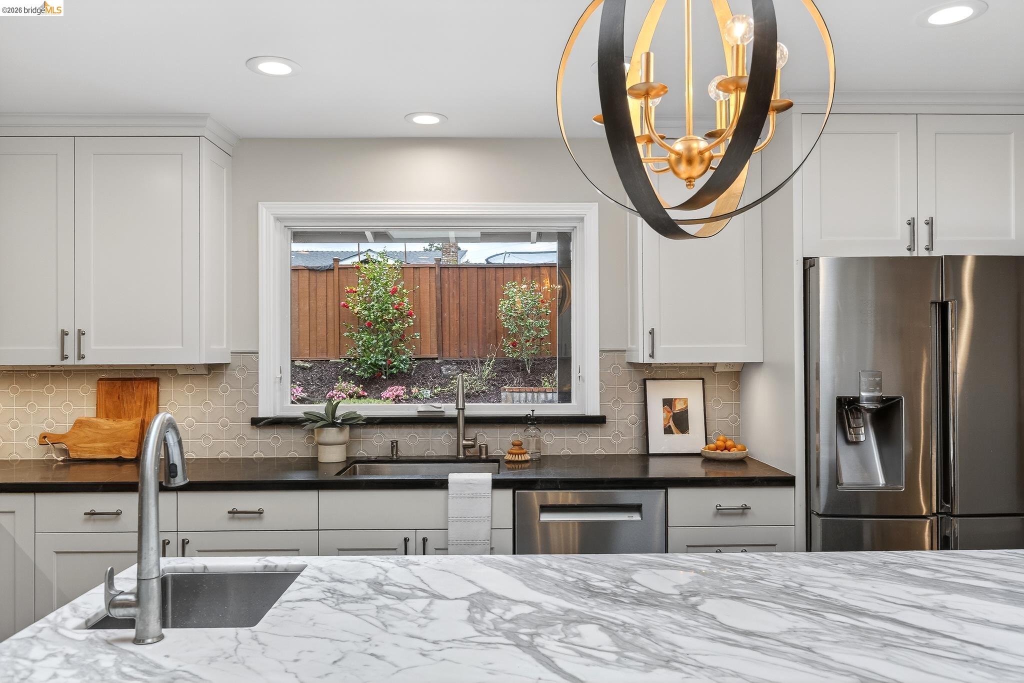 Detail Gallery Image 19 of 52 For 261 Silverado Ct, Oakland,  CA 94605 - 3 Beds | 2 Baths