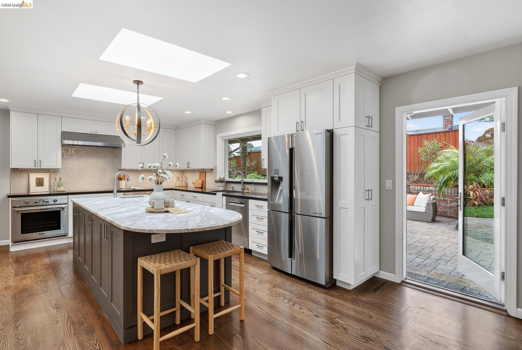 Detail Gallery Image 21 of 52 For 261 Silverado Ct, Oakland,  CA 94605 - 3 Beds | 2 Baths