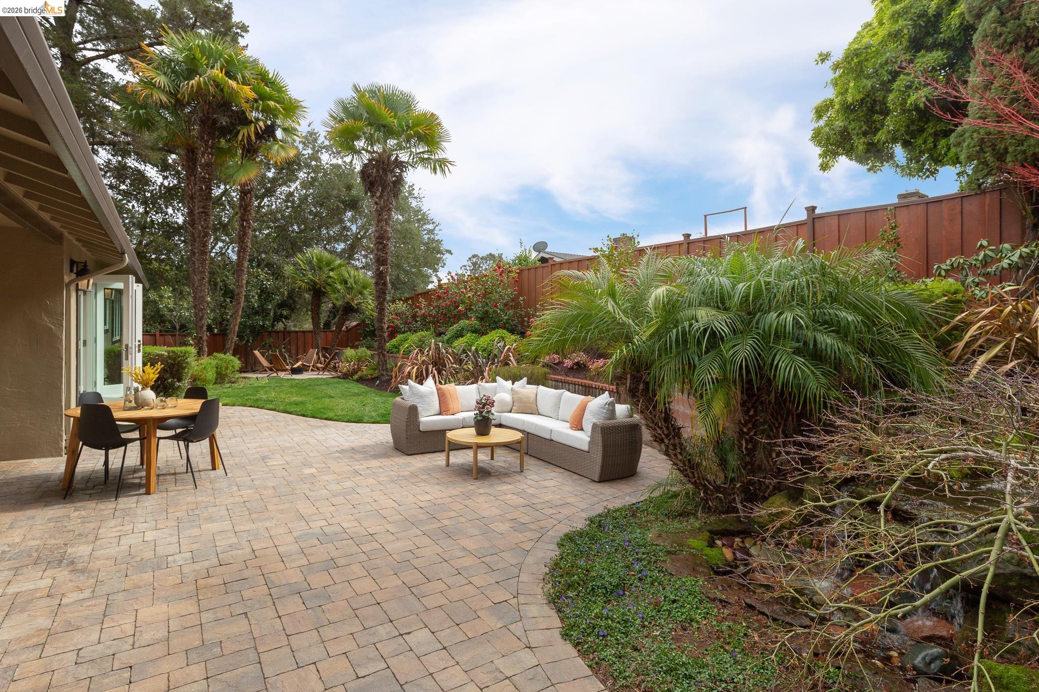 Detail Gallery Image 22 of 52 For 261 Silverado Ct, Oakland,  CA 94605 - 3 Beds | 2 Baths