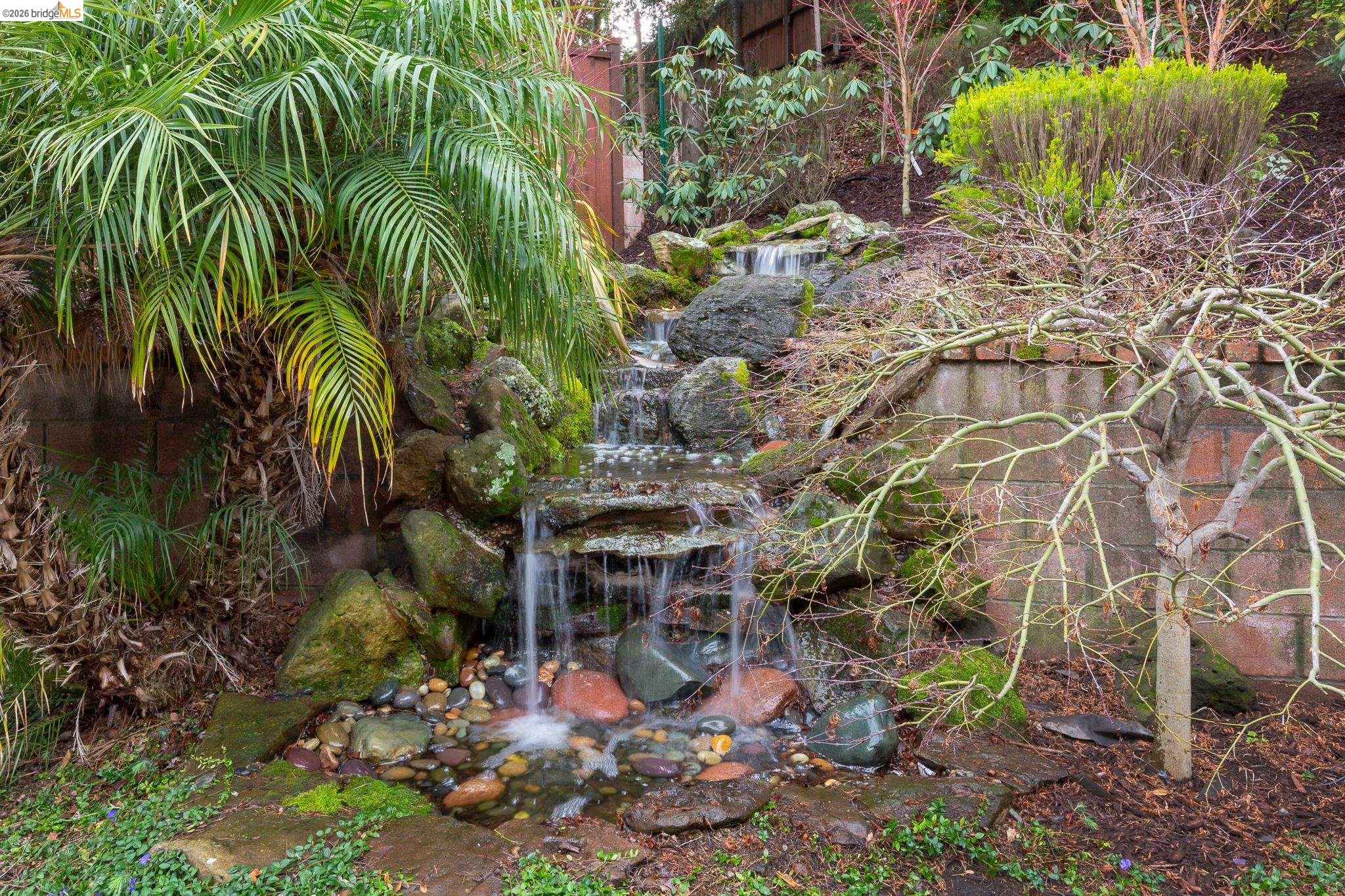 Detail Gallery Image 23 of 52 For 261 Silverado Ct, Oakland,  CA 94605 - 3 Beds | 2 Baths