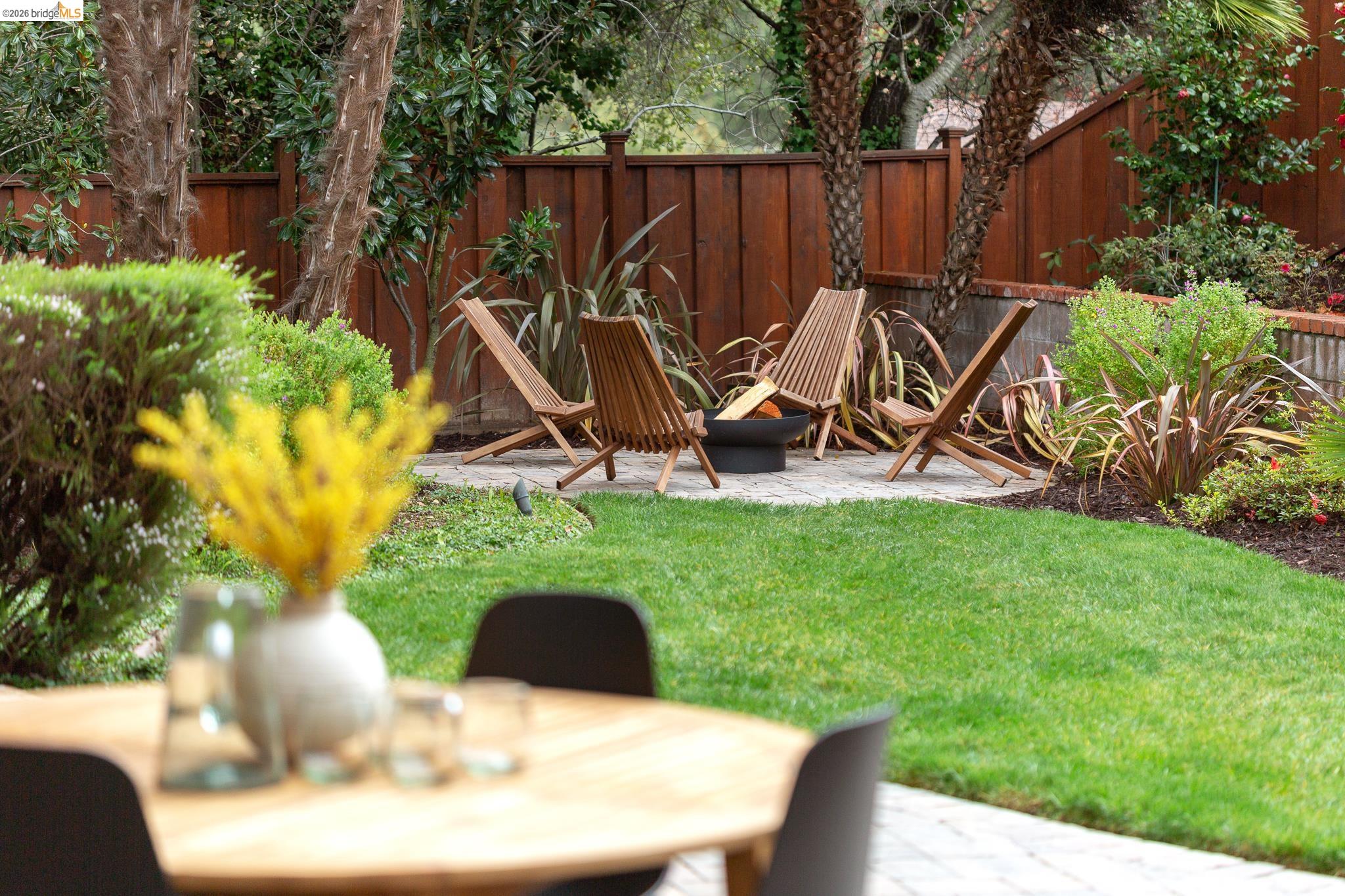 Detail Gallery Image 24 of 52 For 261 Silverado Ct, Oakland,  CA 94605 - 3 Beds | 2 Baths