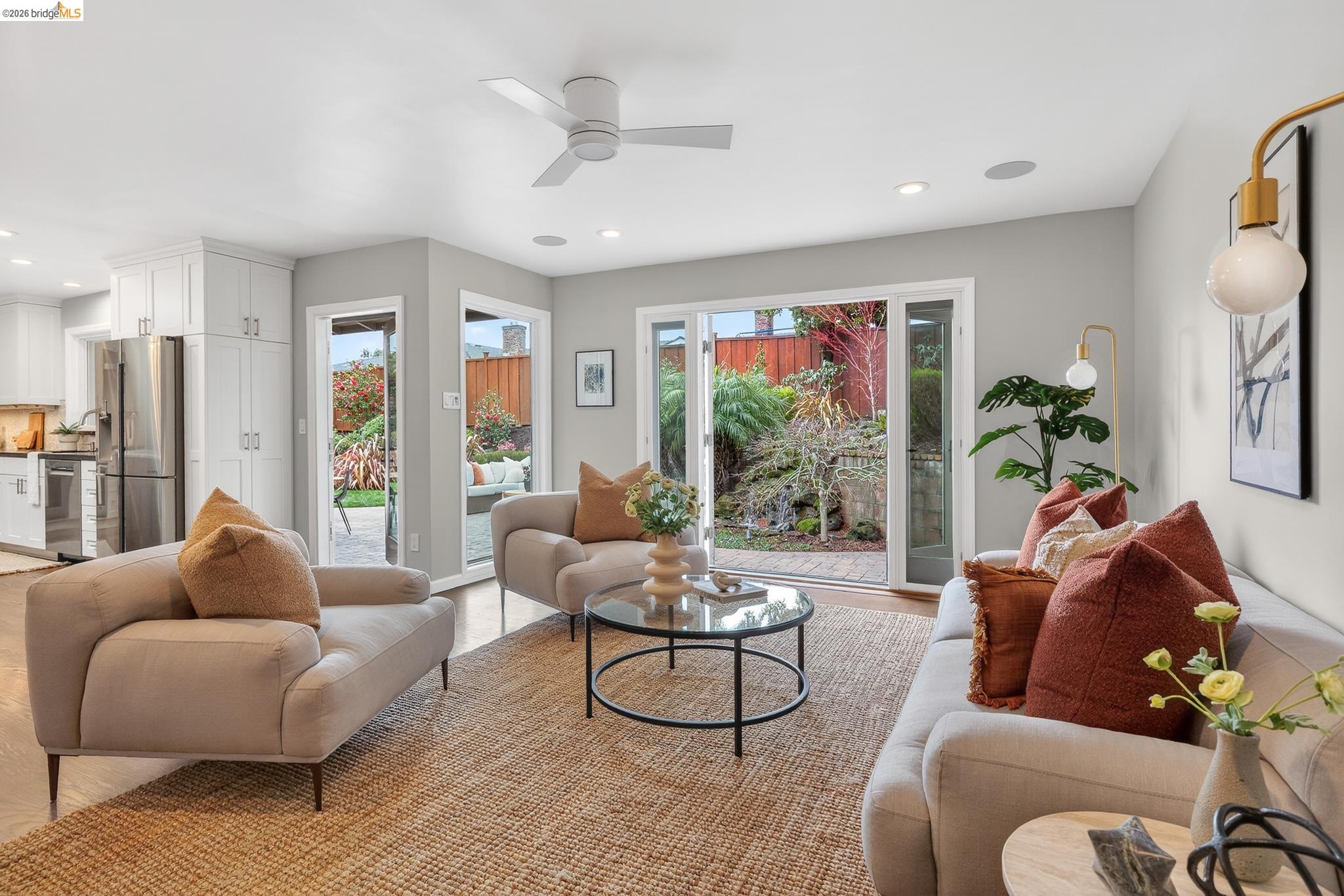 Detail Gallery Image 30 of 52 For 261 Silverado Ct, Oakland,  CA 94605 - 3 Beds | 2 Baths