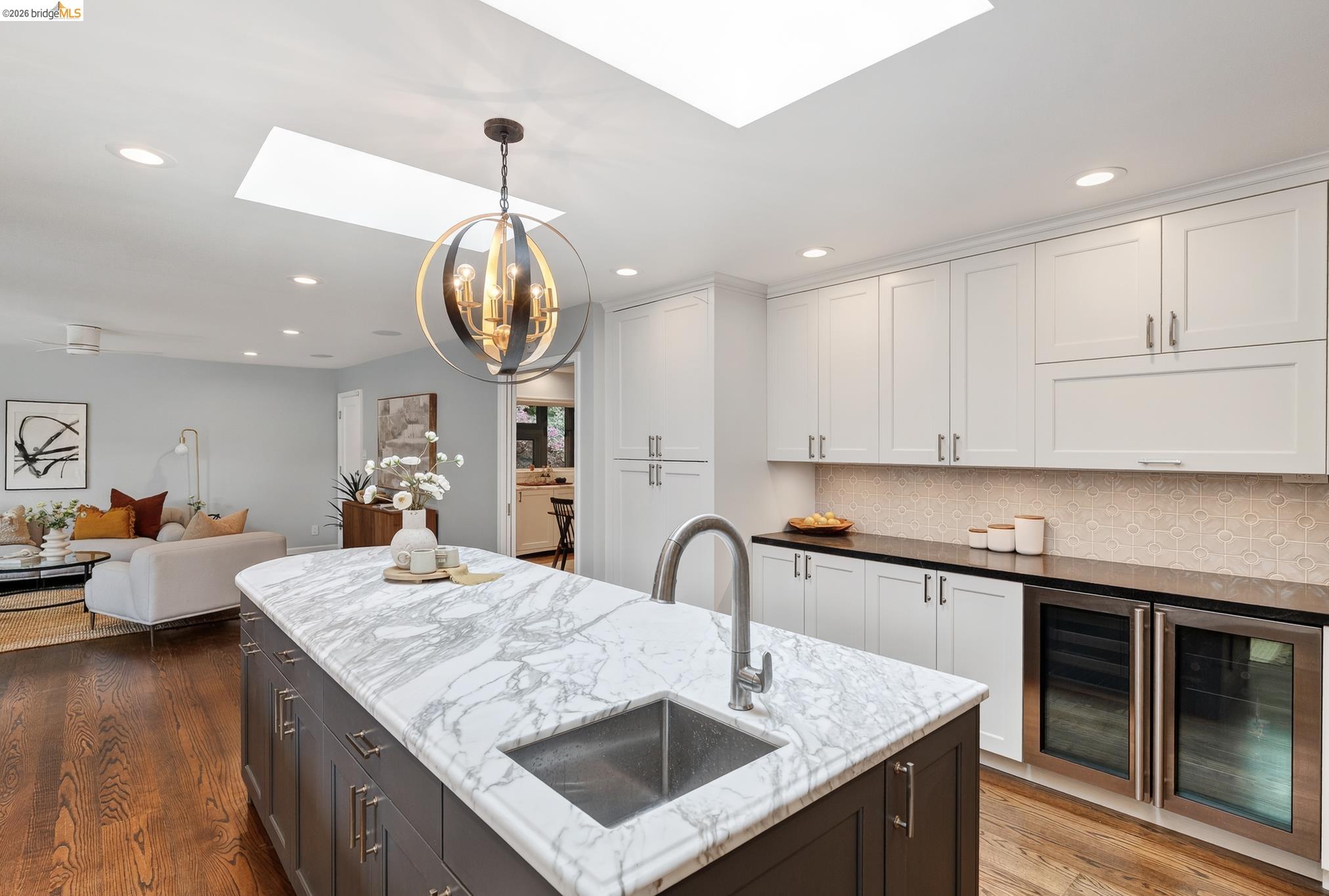 Detail Gallery Image 31 of 52 For 261 Silverado Ct, Oakland,  CA 94605 - 3 Beds | 2 Baths