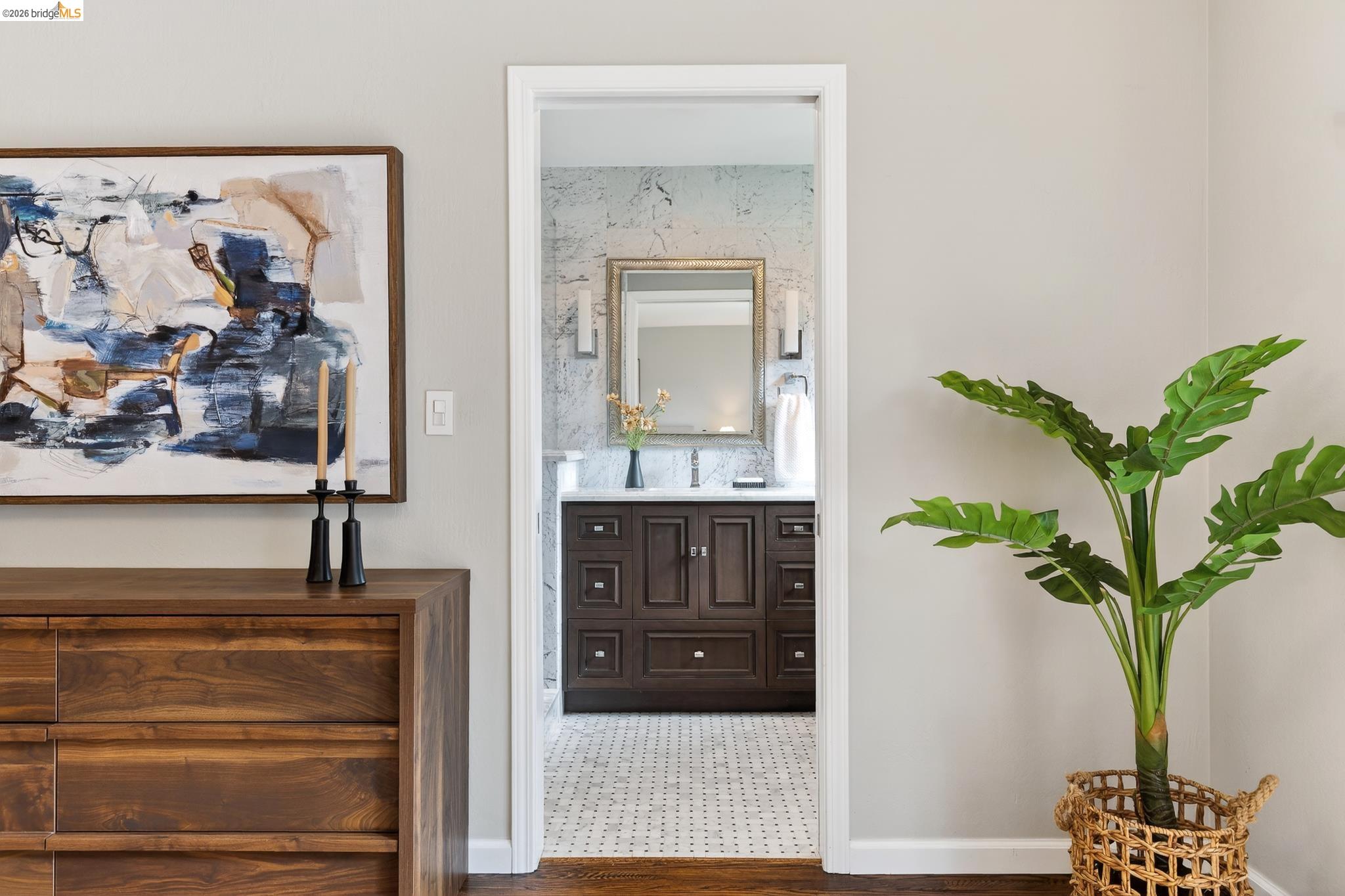 Detail Gallery Image 36 of 52 For 261 Silverado Ct, Oakland,  CA 94605 - 3 Beds | 2 Baths