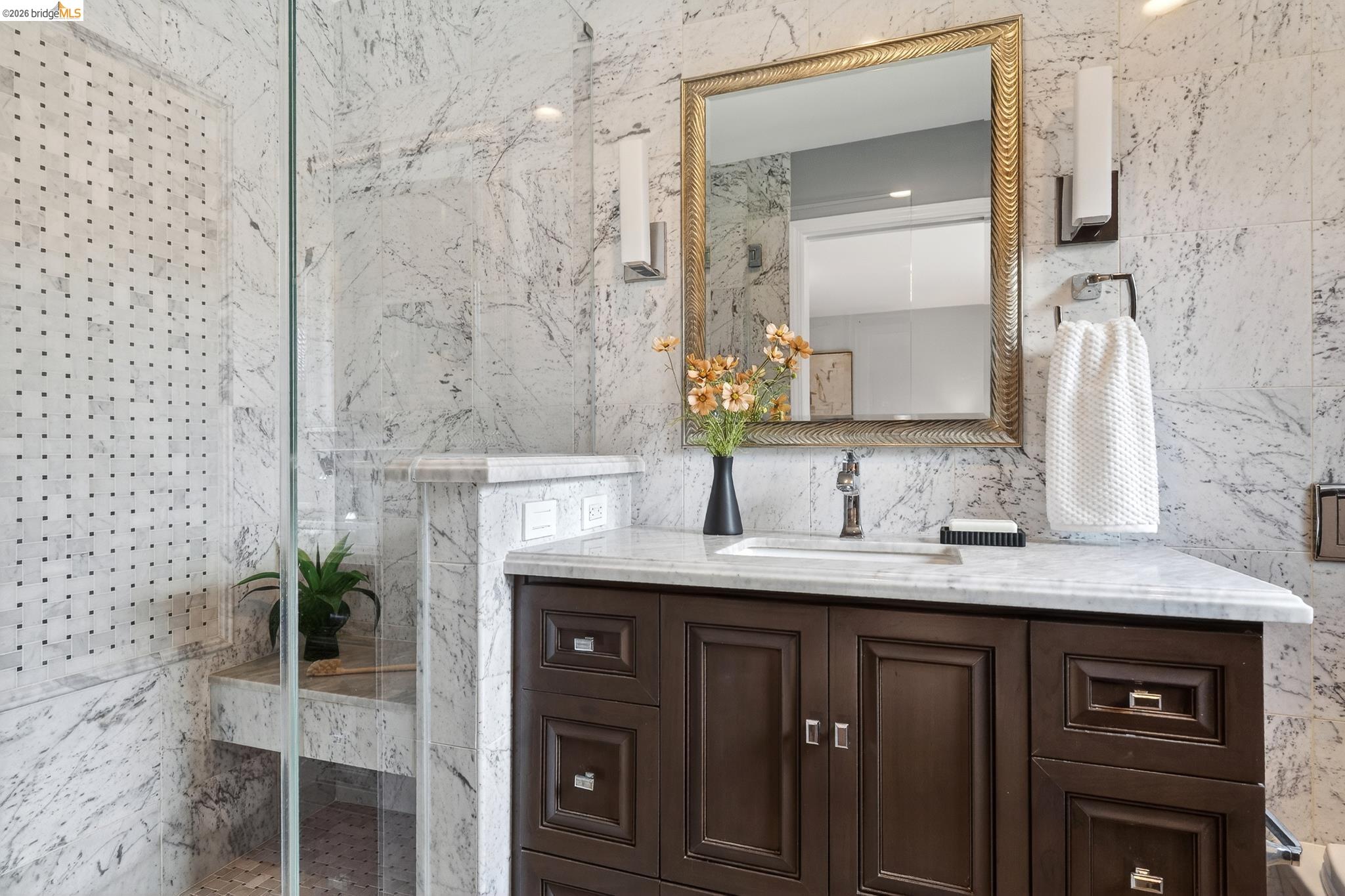 Detail Gallery Image 37 of 52 For 261 Silverado Ct, Oakland,  CA 94605 - 3 Beds | 2 Baths