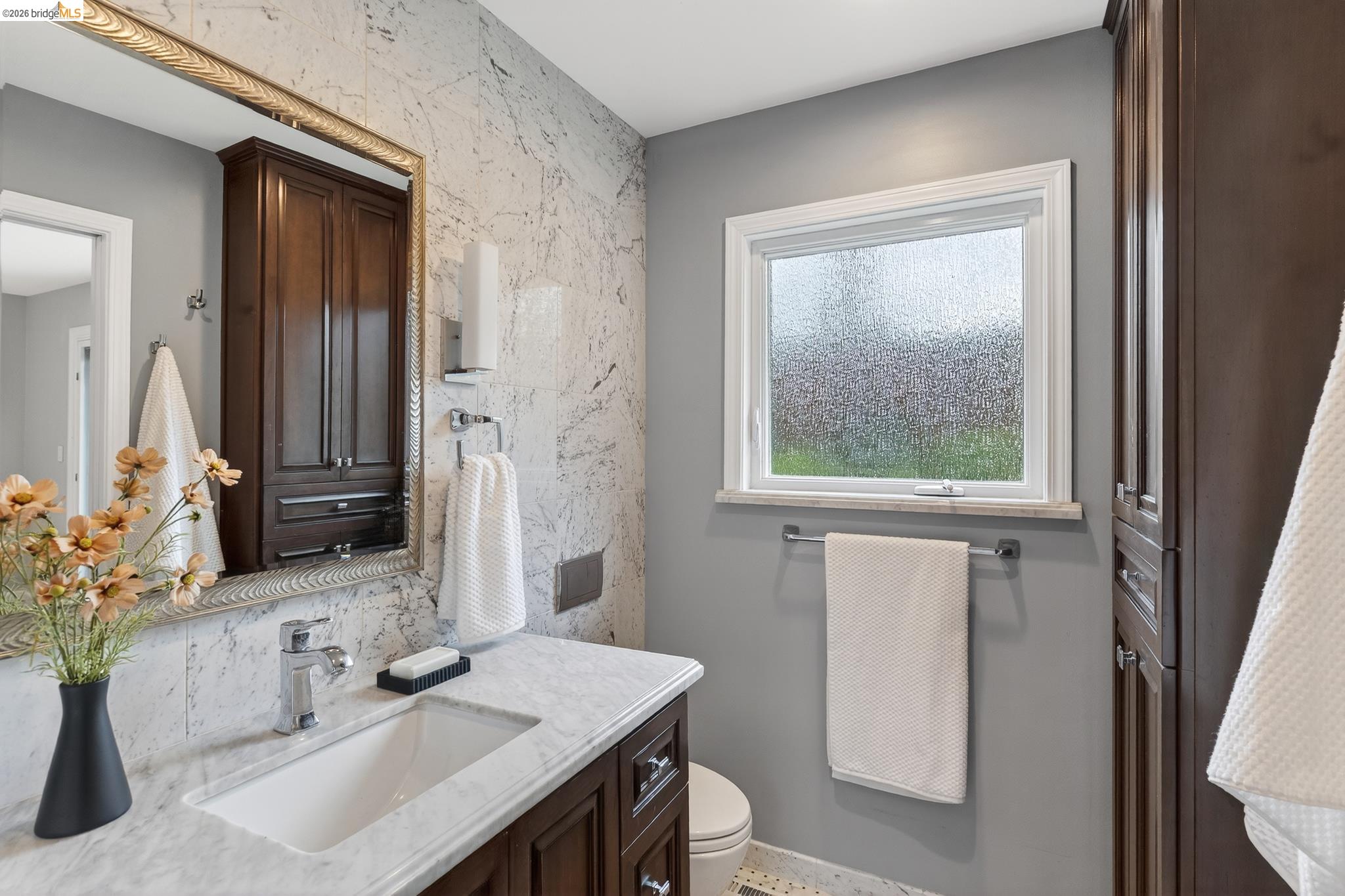 Detail Gallery Image 38 of 52 For 261 Silverado Ct, Oakland,  CA 94605 - 3 Beds | 2 Baths