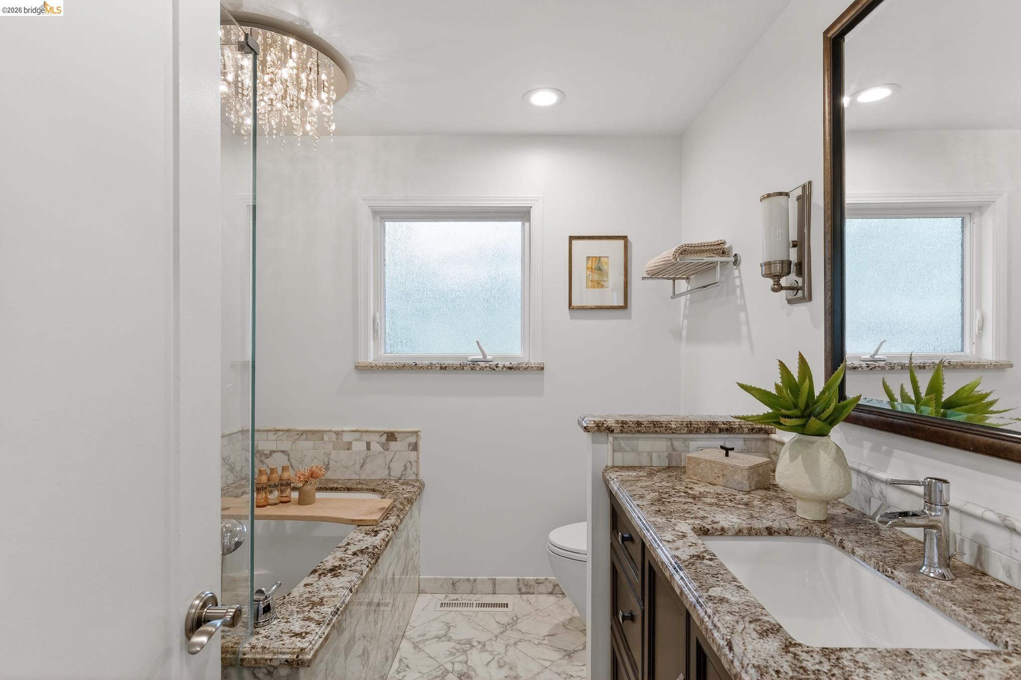 Detail Gallery Image 43 of 52 For 261 Silverado Ct, Oakland,  CA 94605 - 3 Beds | 2 Baths