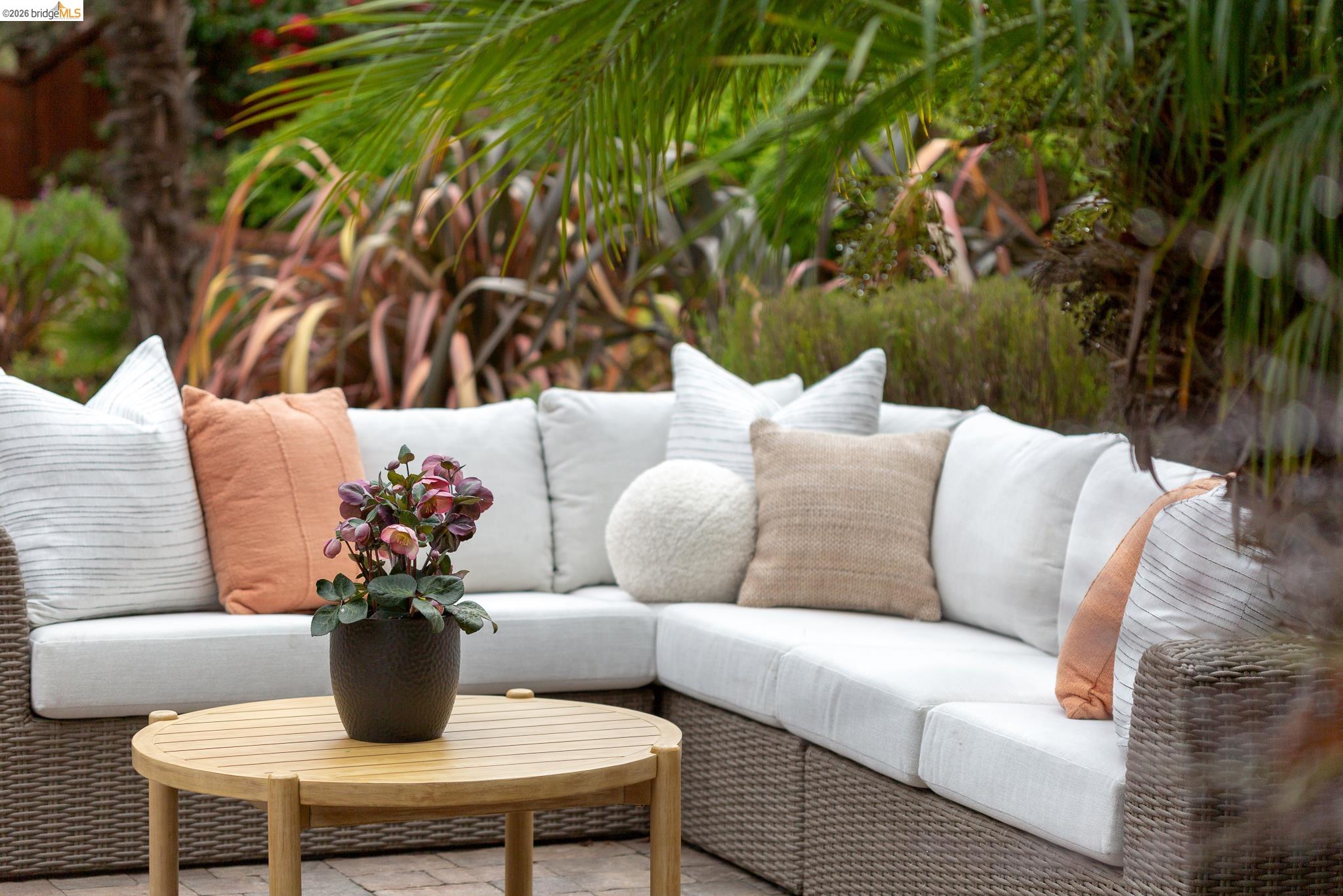 Detail Gallery Image 47 of 52 For 261 Silverado Ct, Oakland,  CA 94605 - 3 Beds | 2 Baths