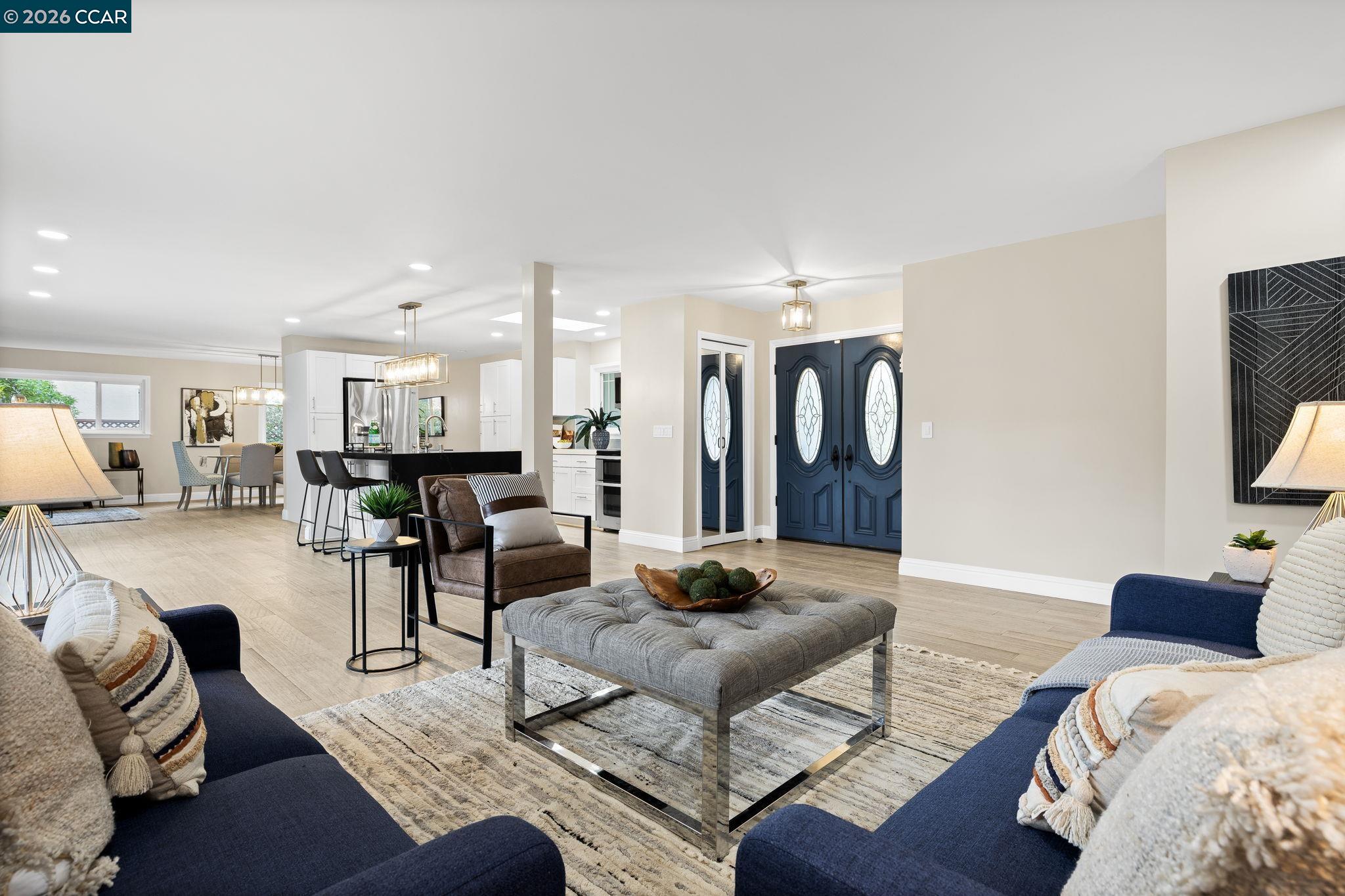 Detail Gallery Image 3 of 24 For 875 Brittany Ln, Concord,  CA 94518 - 4 Beds | 3 Baths