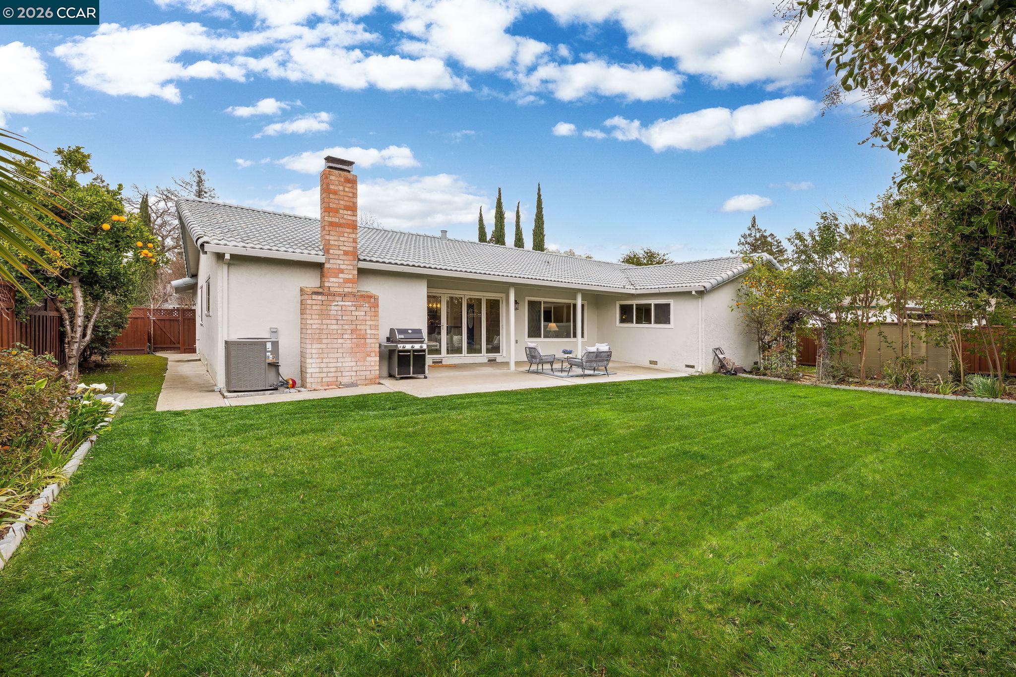 Detail Gallery Image 22 of 24 For 875 Brittany Ln, Concord,  CA 94518 - 4 Beds | 3 Baths