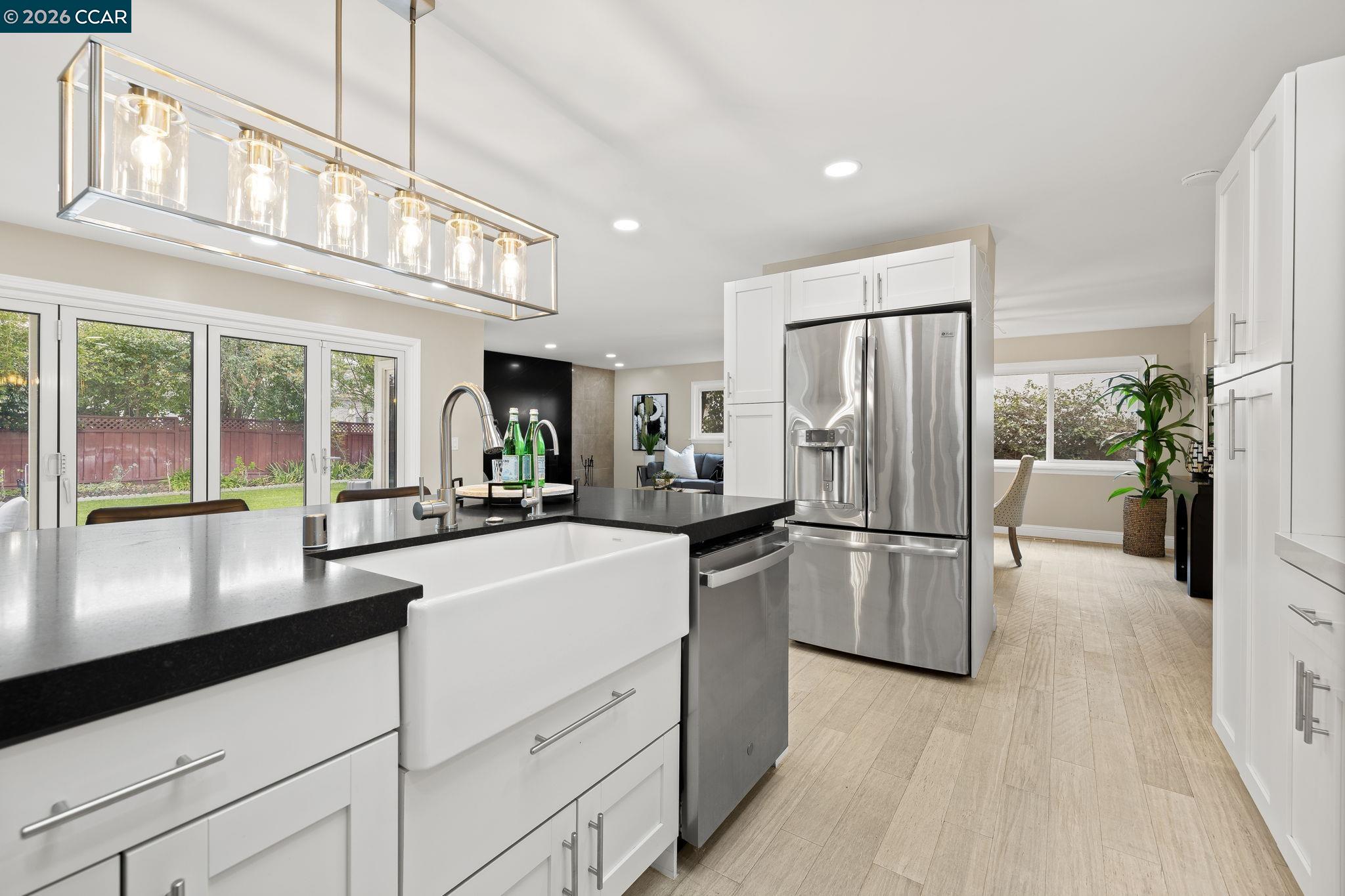 Detail Gallery Image 8 of 24 For 875 Brittany Ln, Concord,  CA 94518 - 4 Beds | 3 Baths