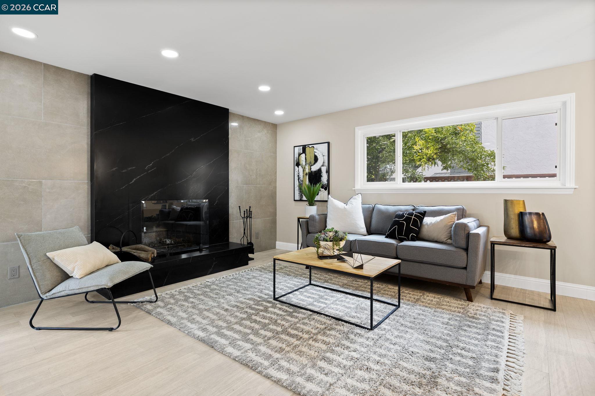 Detail Gallery Image 9 of 24 For 875 Brittany Ln, Concord,  CA 94518 - 4 Beds | 3 Baths