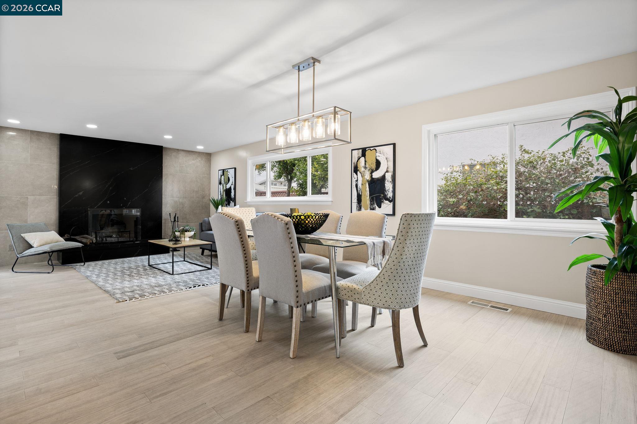 Detail Gallery Image 10 of 24 For 875 Brittany Ln, Concord,  CA 94518 - 4 Beds | 3 Baths