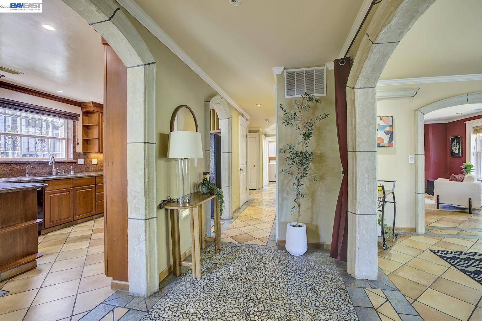 Detail Gallery Image 2 of 55 For 2635 E 10th St, Oakland,  CA 94601 - 4 Beds | 3 Baths