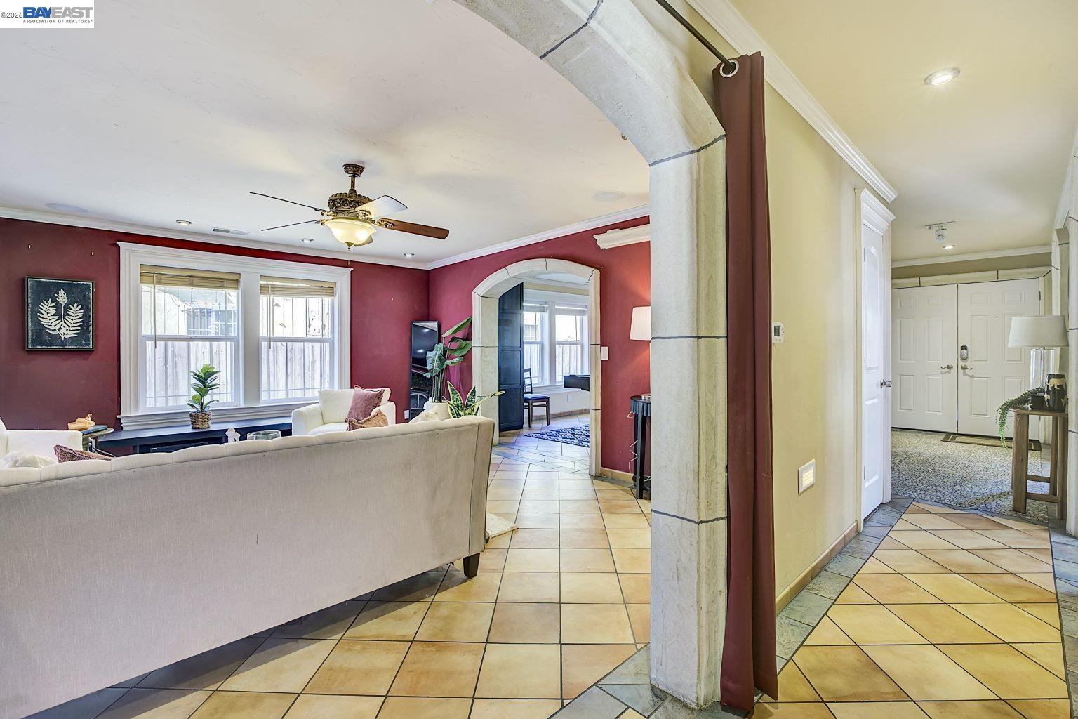 Detail Gallery Image 11 of 55 For 2635 E 10th St, Oakland,  CA 94601 - 4 Beds | 3 Baths