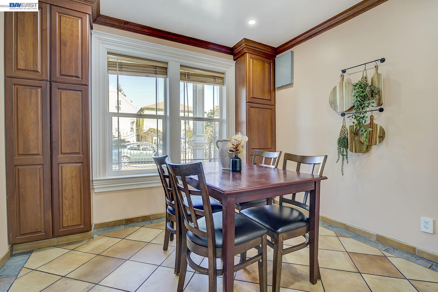 Detail Gallery Image 22 of 55 For 2635 E 10th St, Oakland,  CA 94601 - 4 Beds | 3 Baths