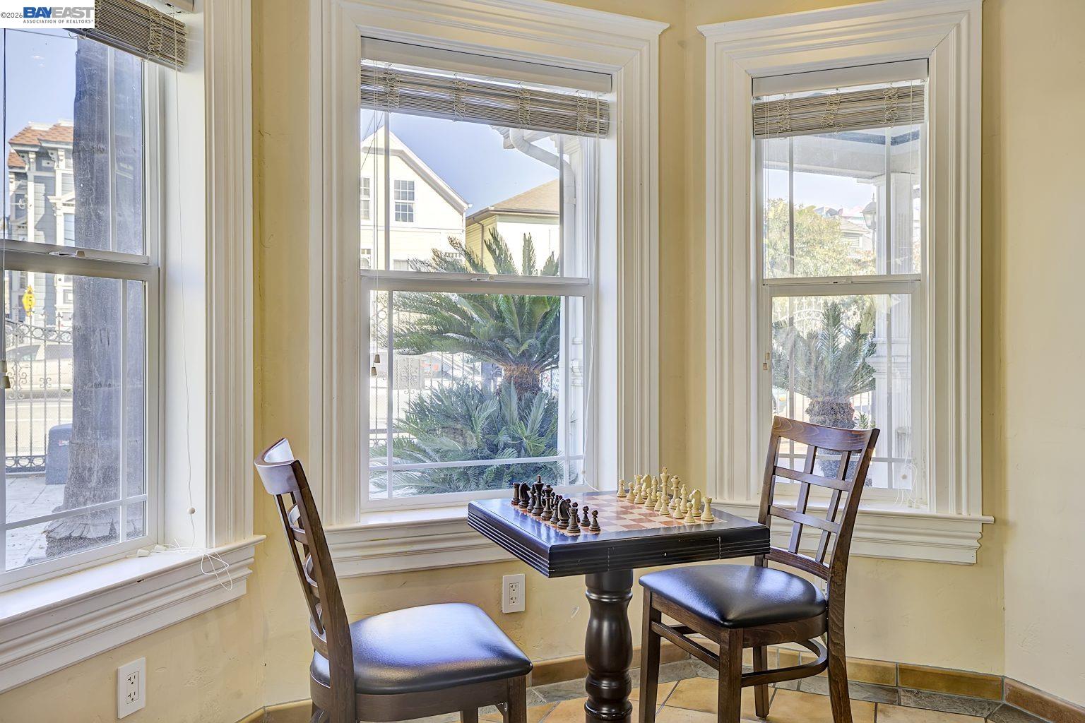 Detail Gallery Image 6 of 55 For 2635 E 10th St, Oakland,  CA 94601 - 4 Beds | 3 Baths