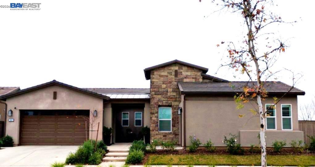 Detail Gallery Image 2 of 5 For 965 Beaver Pond Loop, Madera,  CA 93636 - 4 Beds | 3/1 Baths