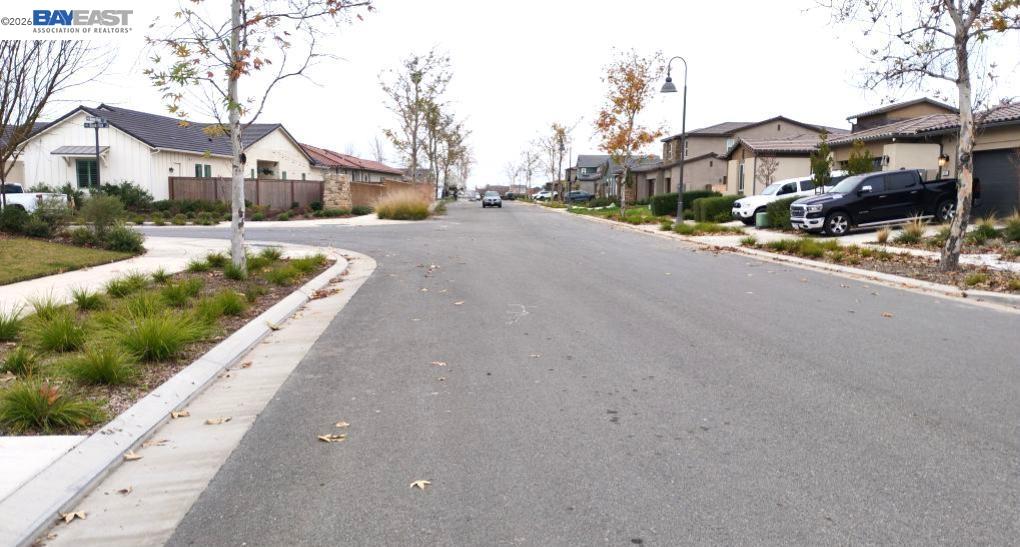 Detail Gallery Image 5 of 5 For 965 Beaver Pond Loop, Madera,  CA 93636 - 4 Beds | 3/1 Baths
