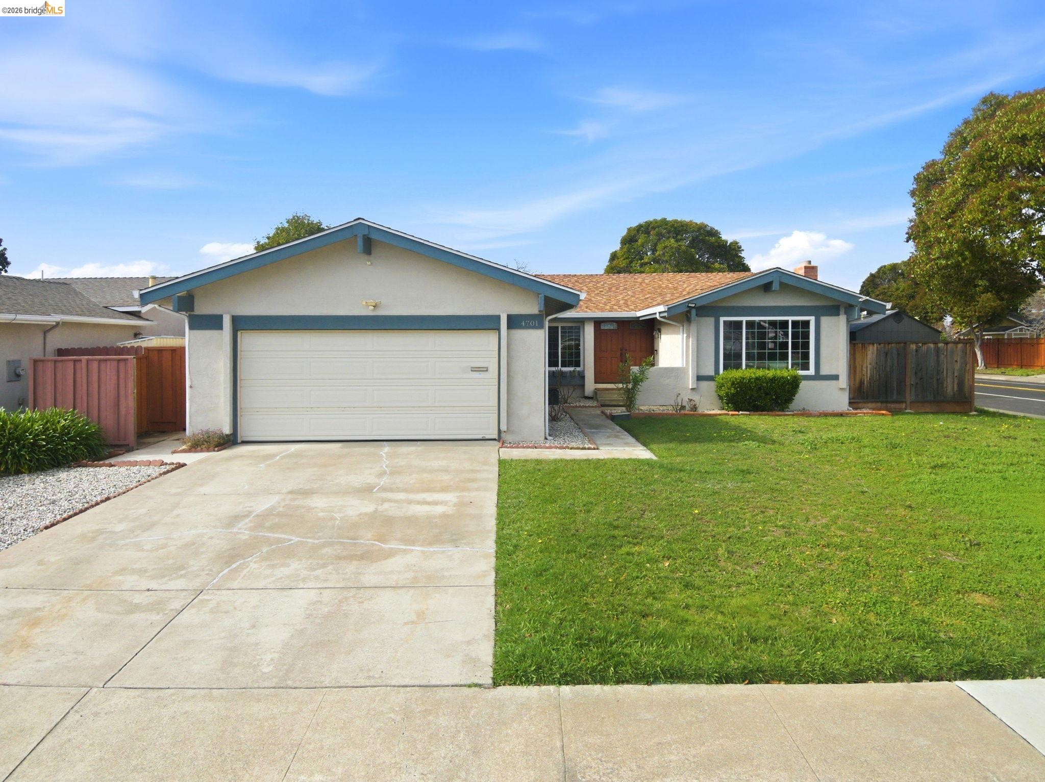 Detail Gallery Image 2 of 45 For 4701 Michelle Way, Union City,  CA 94587 - 4 Beds | 2 Baths