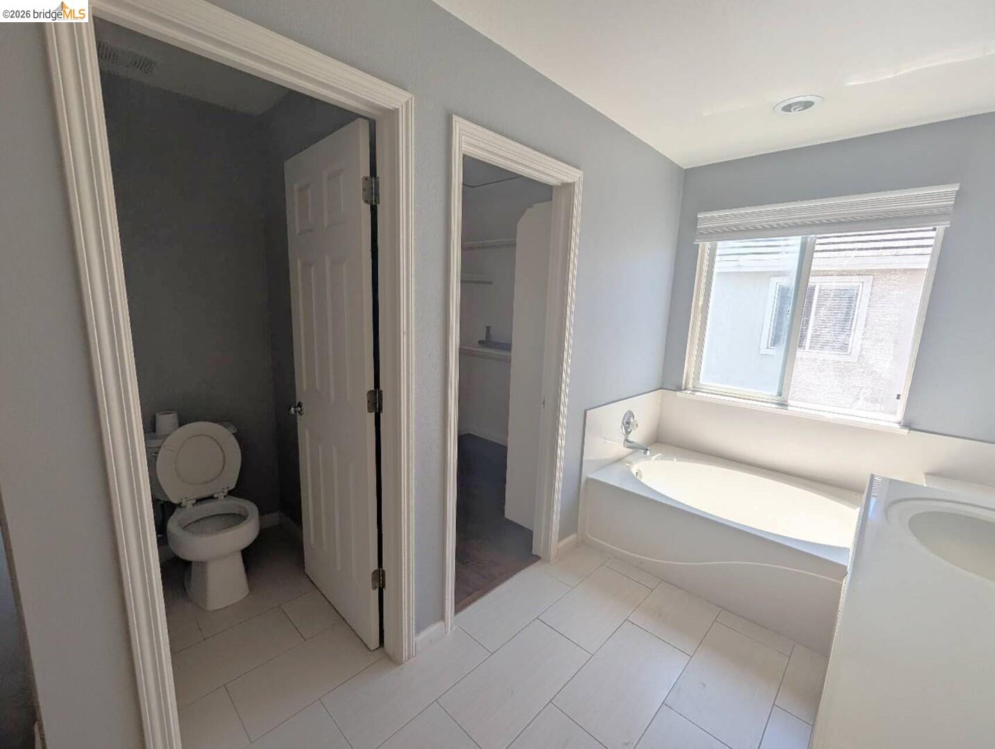 Detail Gallery Image 16 of 24 For 4958 Bay View Cir, Stockton,  CA 95219 - 4 Beds | 3 Baths