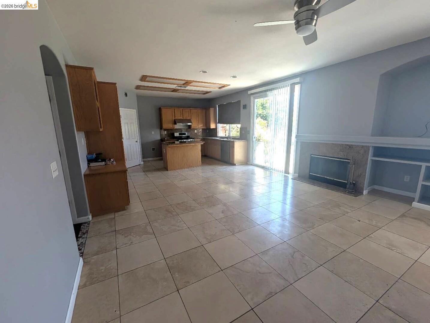 Detail Gallery Image 6 of 24 For 4958 Bay View Cir, Stockton,  CA 95219 - 4 Beds | 3 Baths