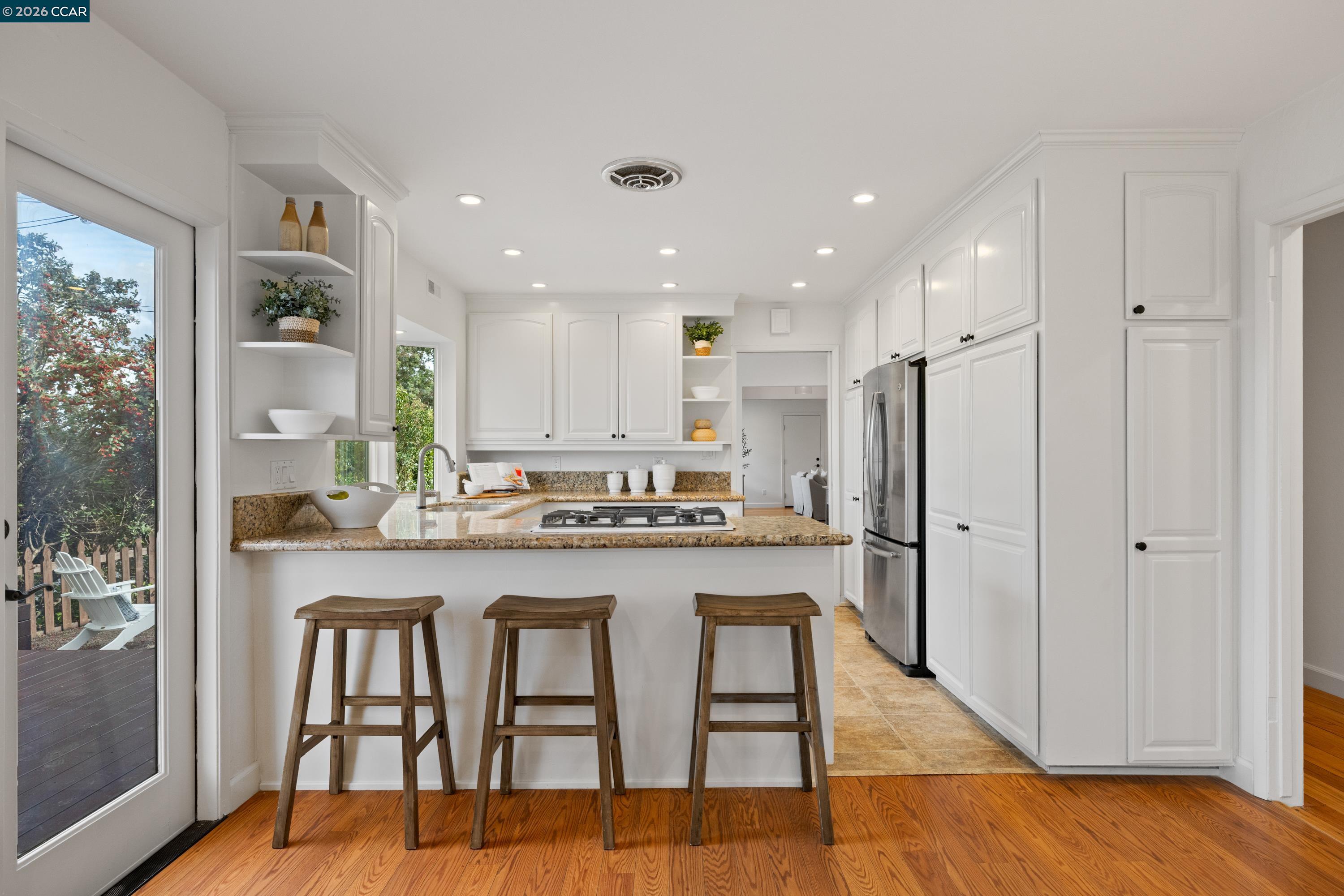 Detail Gallery Image 11 of 44 For 2080 Essenay Ave, Walnut Creek,  CA 94597 - 3 Beds | 2 Baths