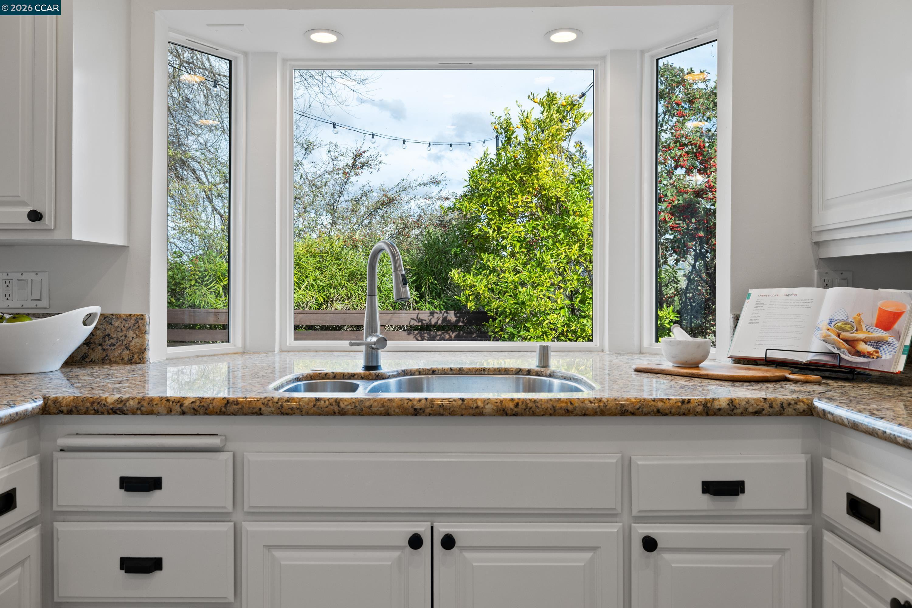 Detail Gallery Image 13 of 44 For 2080 Essenay Ave, Walnut Creek,  CA 94597 - 3 Beds | 2 Baths