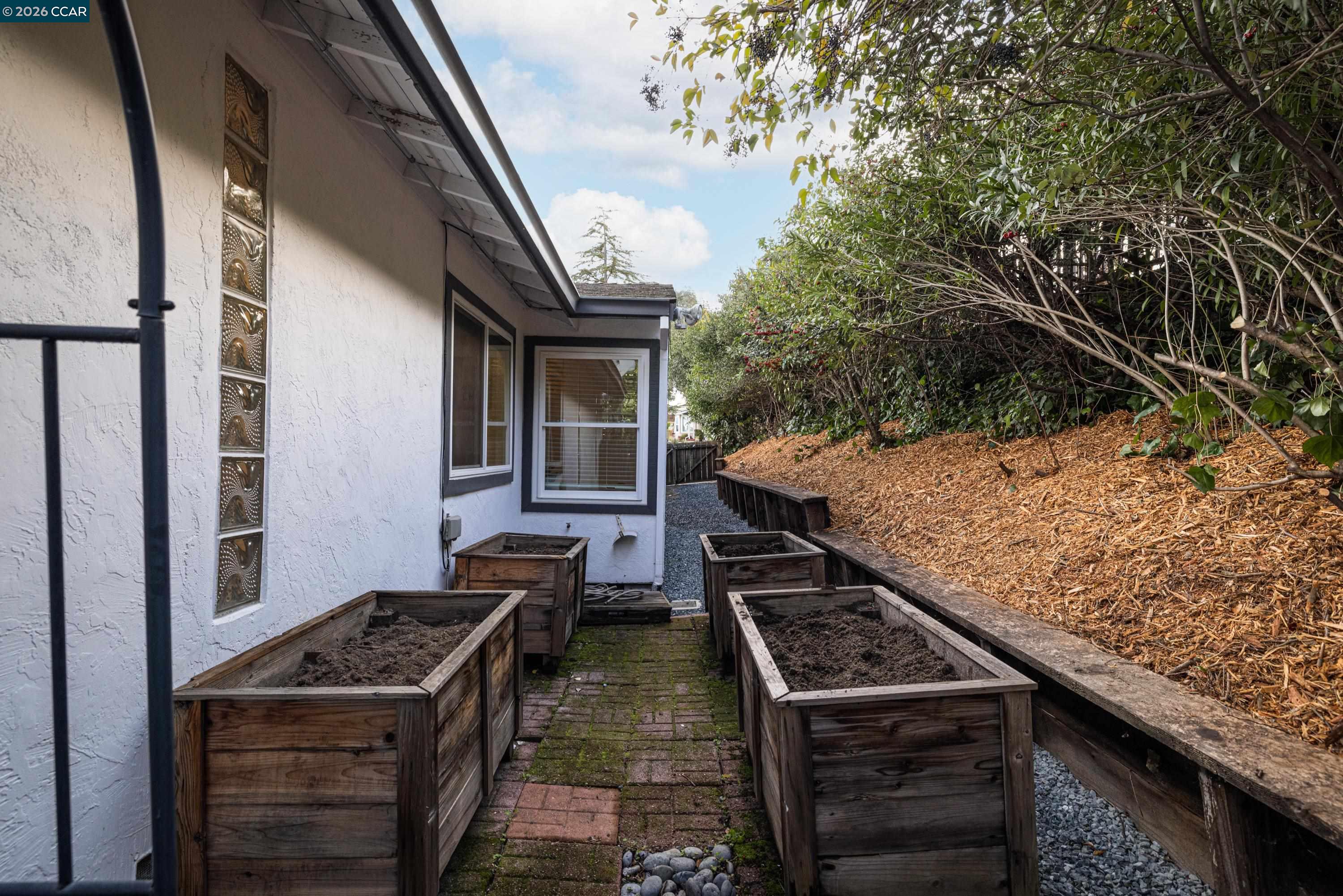 Detail Gallery Image 39 of 44 For 2080 Essenay Ave, Walnut Creek,  CA 94597 - 3 Beds | 2 Baths