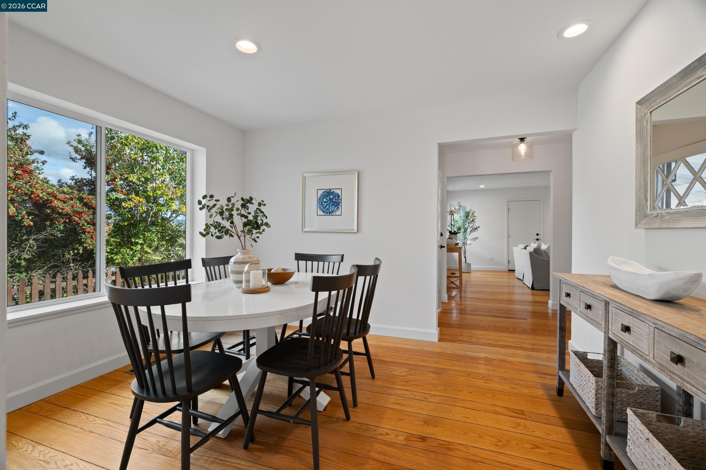 Detail Gallery Image 8 of 44 For 2080 Essenay Ave, Walnut Creek,  CA 94597 - 3 Beds | 2 Baths