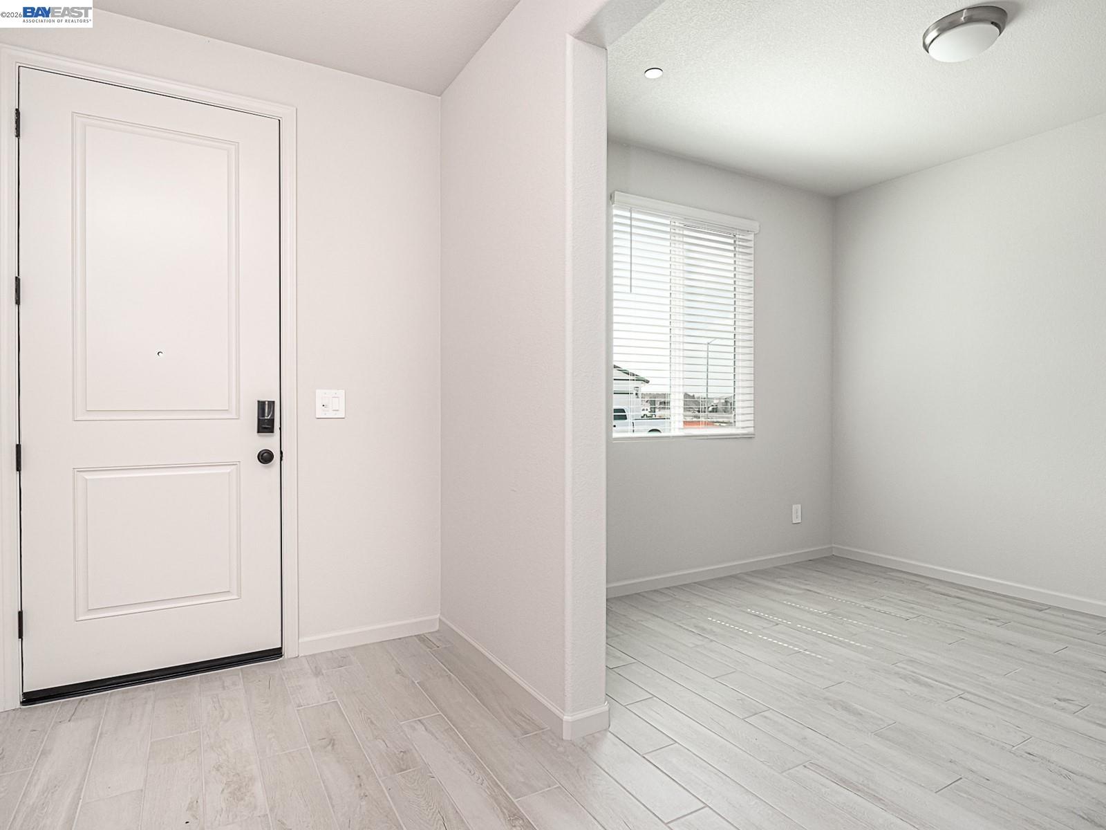 Detail Gallery Image 2 of 13 For 671 Channel Circle, Oakley,  CA 94561 - 4 Beds | 3 Baths