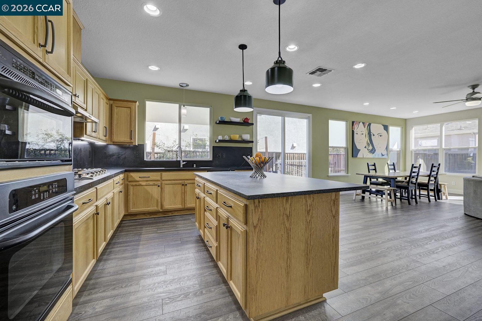 Detail Gallery Image 2 of 55 For 3432 Keystone Loop, Discovery Bay,  CA 94505 - 5 Beds | 4 Baths