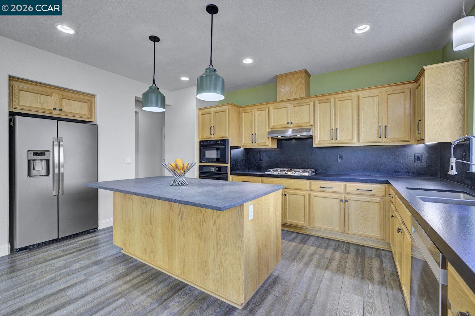 Detail Gallery Image 3 of 55 For 3432 Keystone Loop, Discovery Bay,  CA 94505 - 5 Beds | 4 Baths