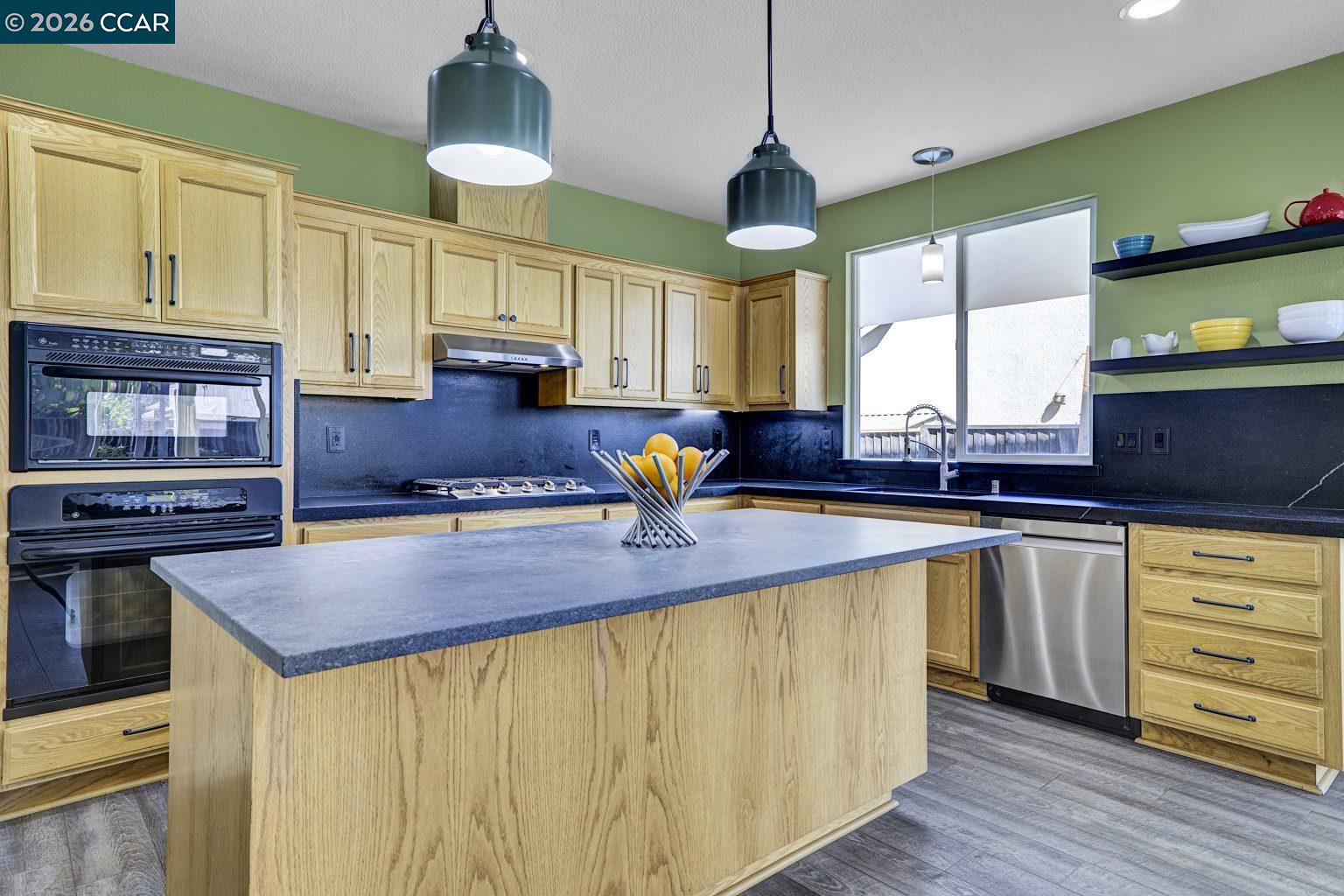 Detail Gallery Image 5 of 55 For 3432 Keystone Loop, Discovery Bay,  CA 94505 - 5 Beds | 4 Baths