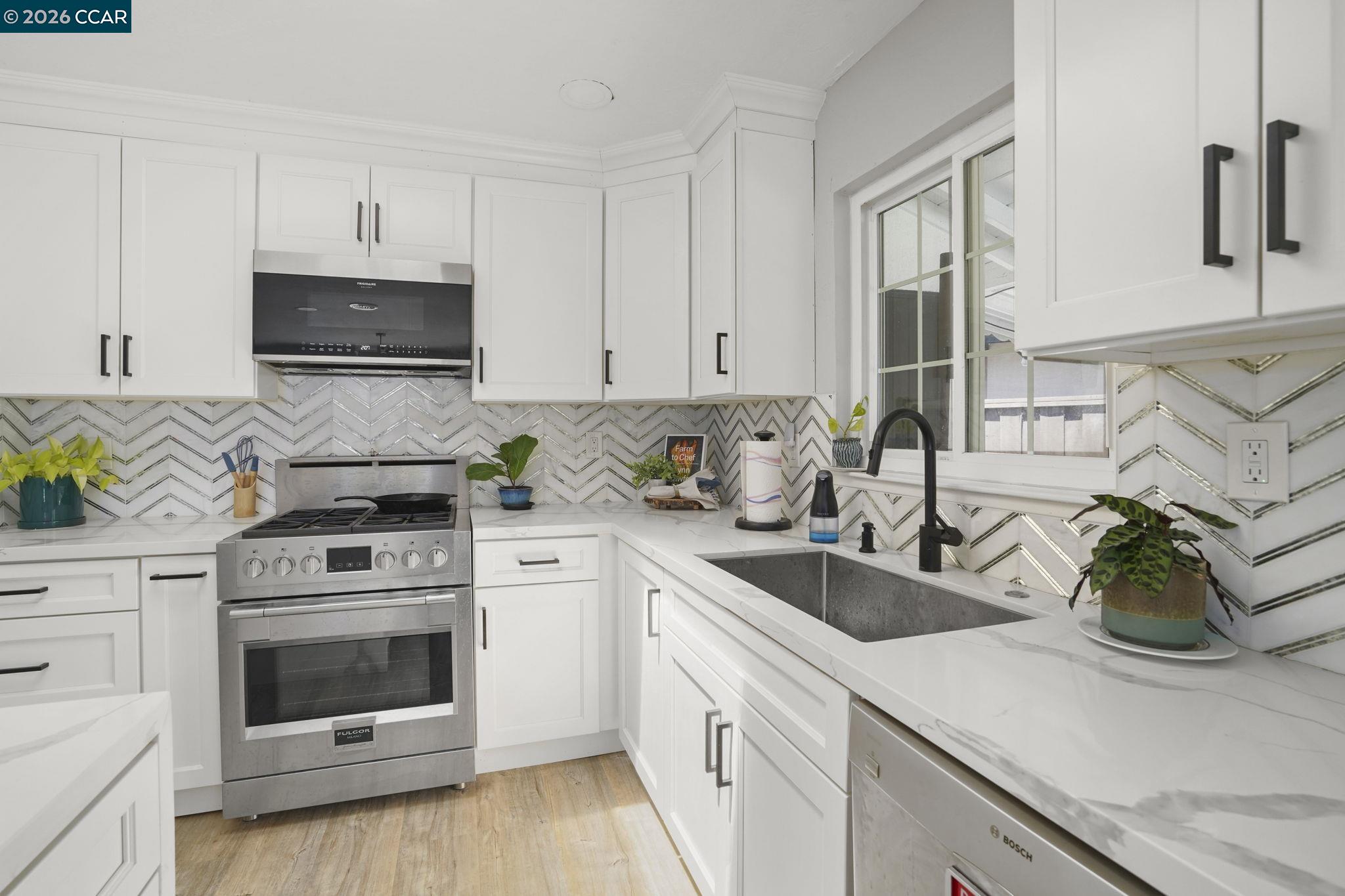 Detail Gallery Image 6 of 25 For 69 Fordham Ct, Pleasant Hill,  CA 94523 - 3 Beds | 2 Baths