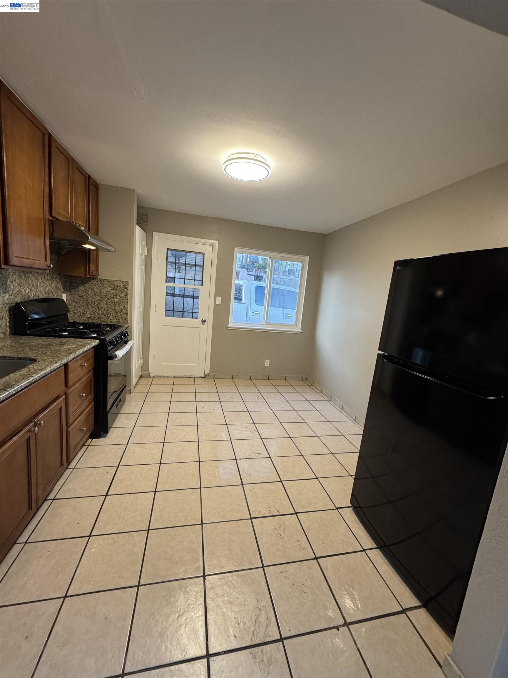 Detail Gallery Image 9 of 14 For 1840 90th Avenue, Oakland,  CA 94603 - – Beds | – Baths