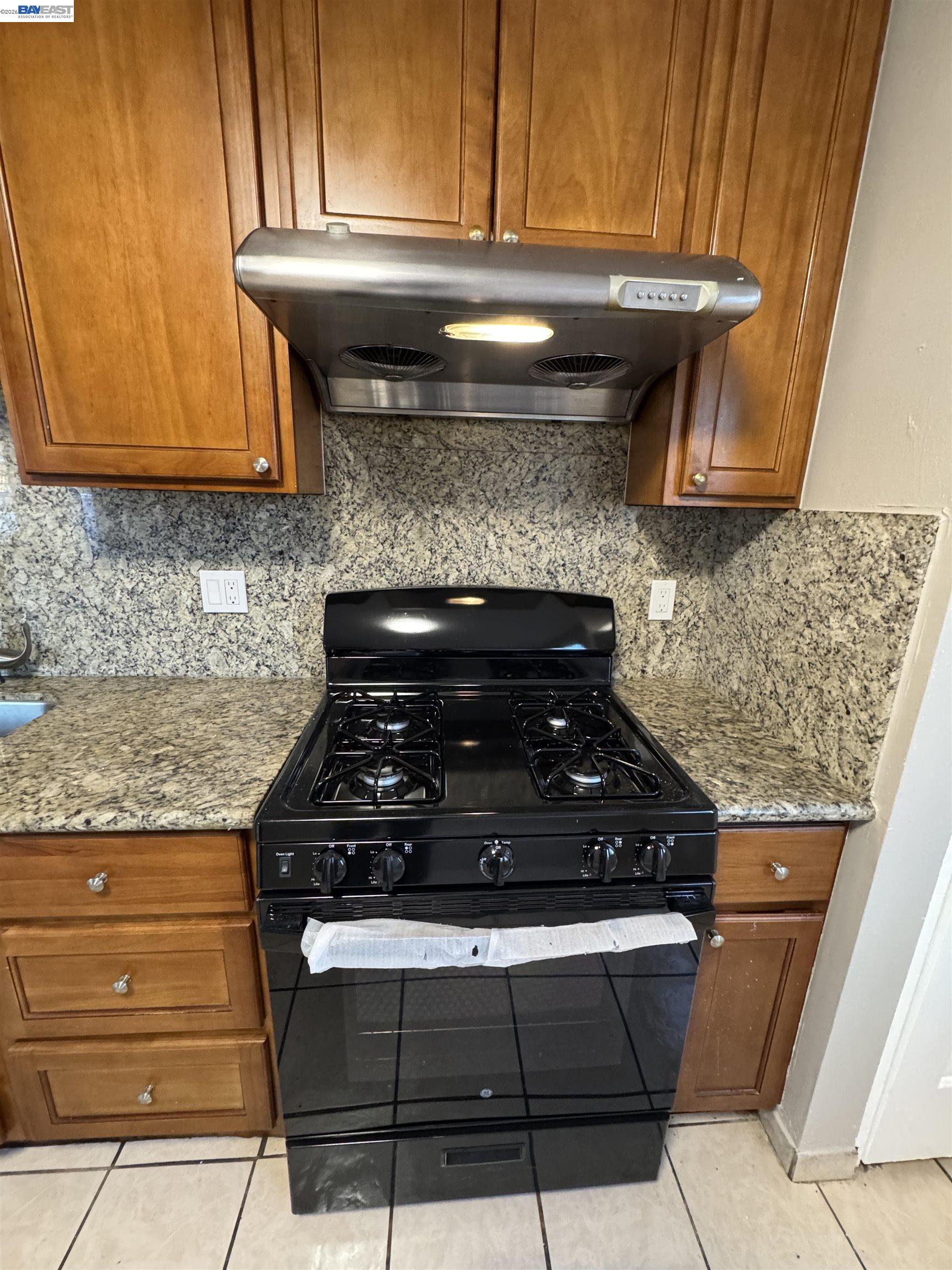 Detail Gallery Image 10 of 14 For 1840 90th Avenue, Oakland,  CA 94603 - – Beds | – Baths