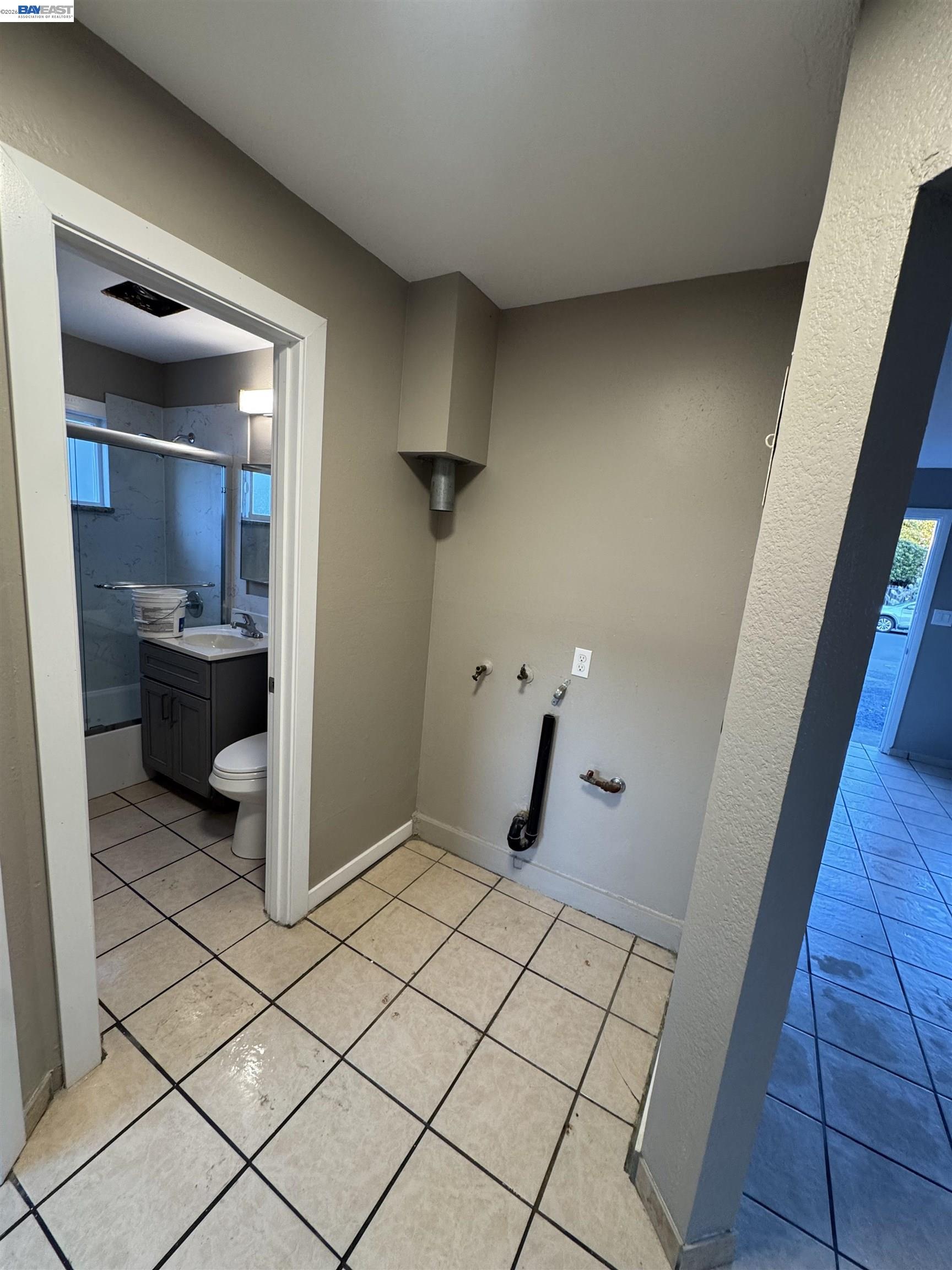 Detail Gallery Image 14 of 14 For 1840 90th Avenue, Oakland,  CA 94603 - – Beds | – Baths