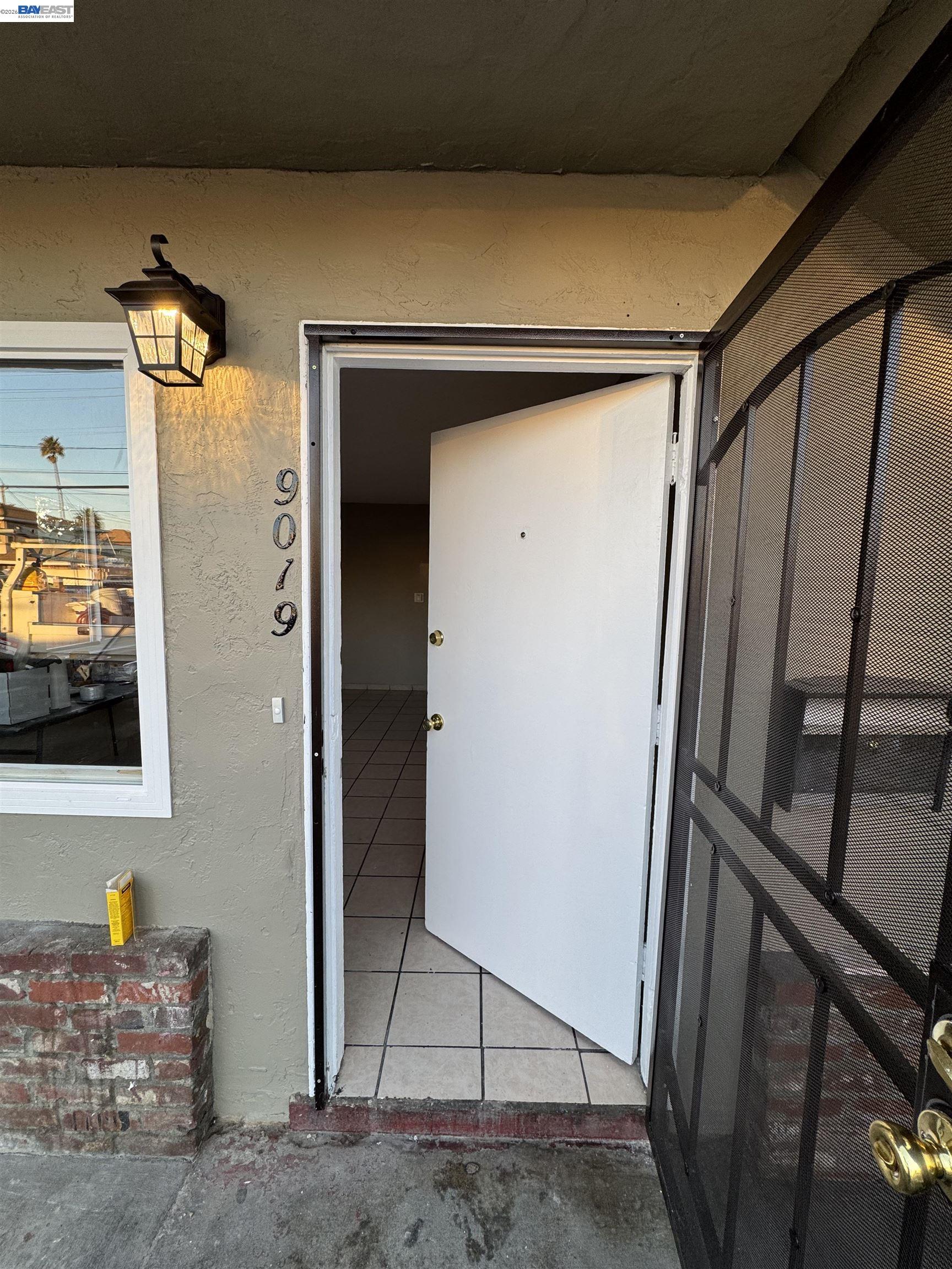 Detail Gallery Image 3 of 14 For 1840 90th Avenue, Oakland,  CA 94603 - – Beds | – Baths