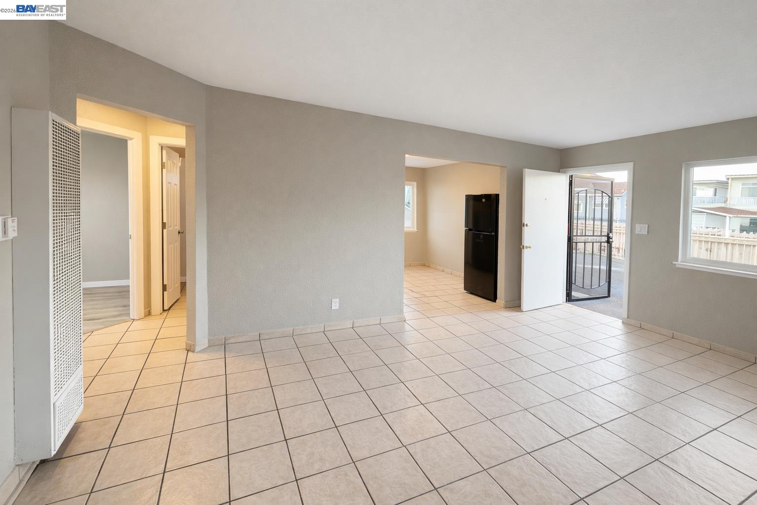 Detail Gallery Image 6 of 14 For 1840 90th Avenue, Oakland,  CA 94603 - – Beds | – Baths