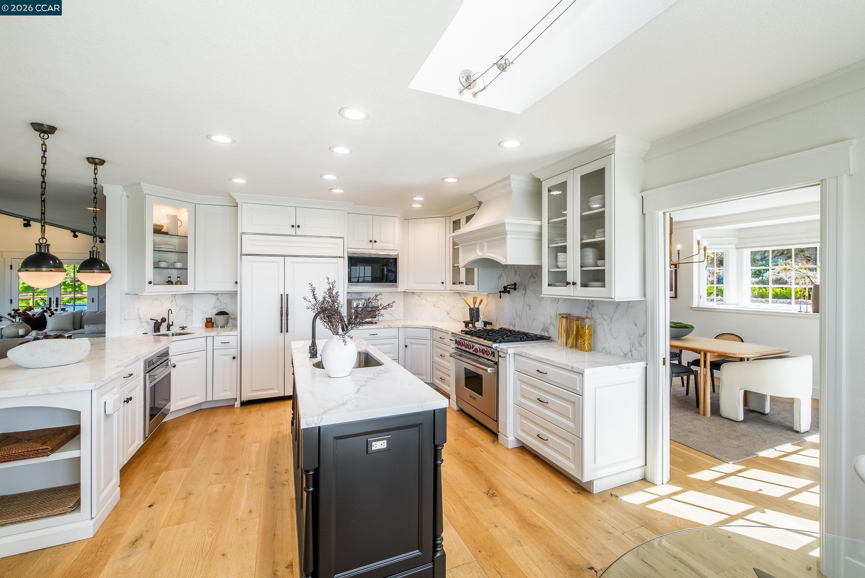 Detail Gallery Image 11 of 59 For 33 Deer Trail, Lafayette,  CA 94549 - 6 Beds | 4/1 Baths