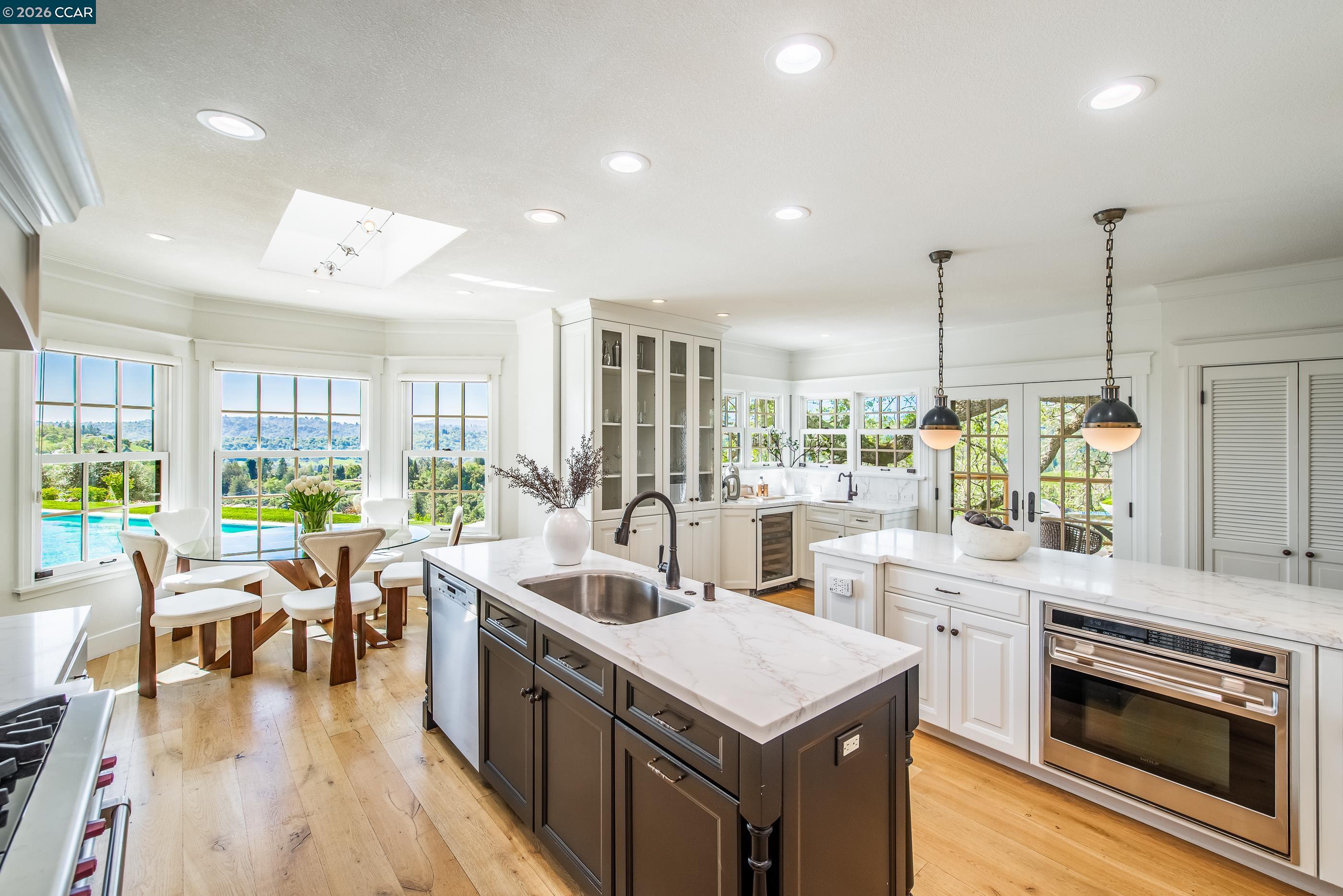 Detail Gallery Image 12 of 59 For 33 Deer Trail, Lafayette,  CA 94549 - 6 Beds | 4/1 Baths