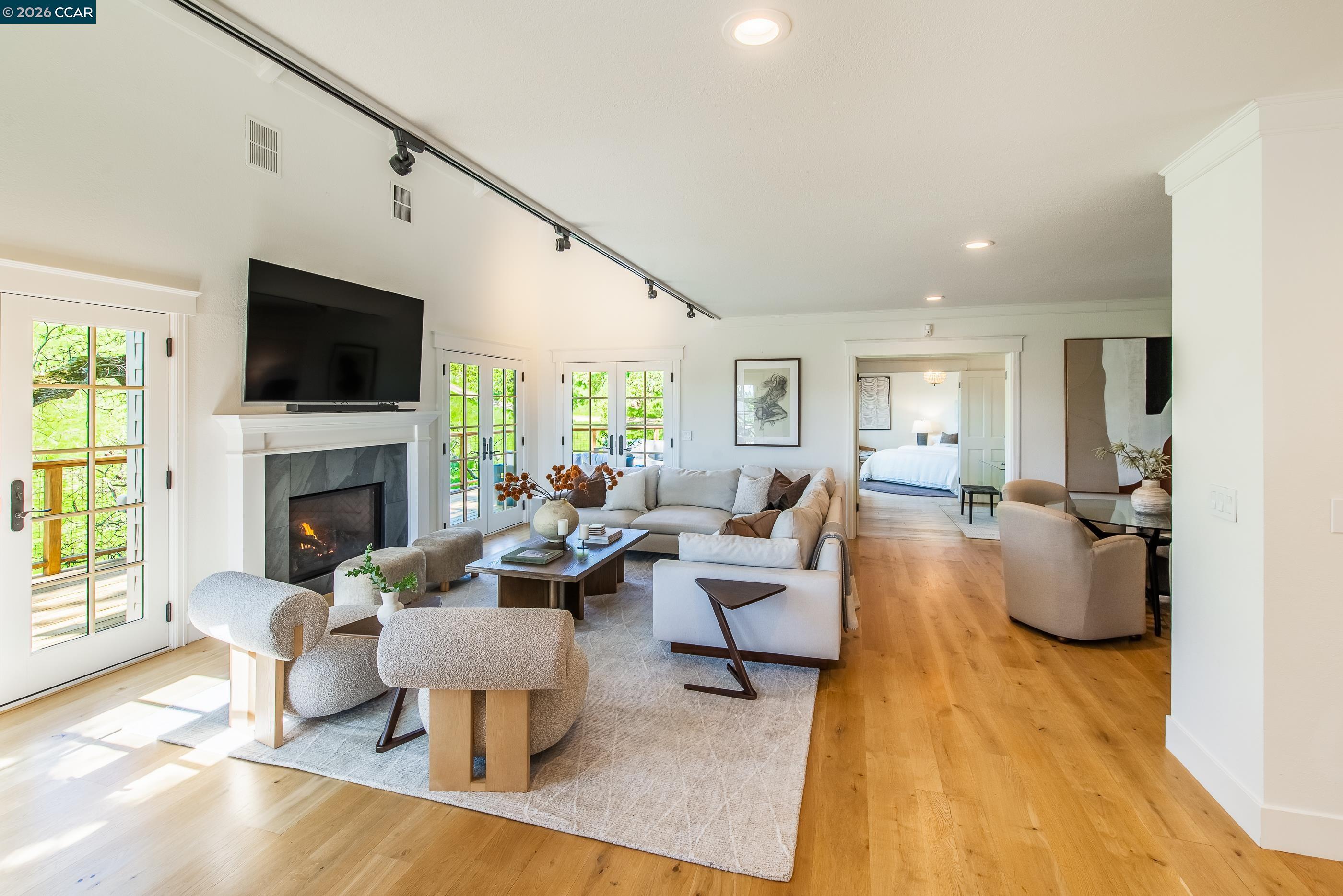 Detail Gallery Image 17 of 59 For 33 Deer Trail, Lafayette,  CA 94549 - 6 Beds | 4/1 Baths