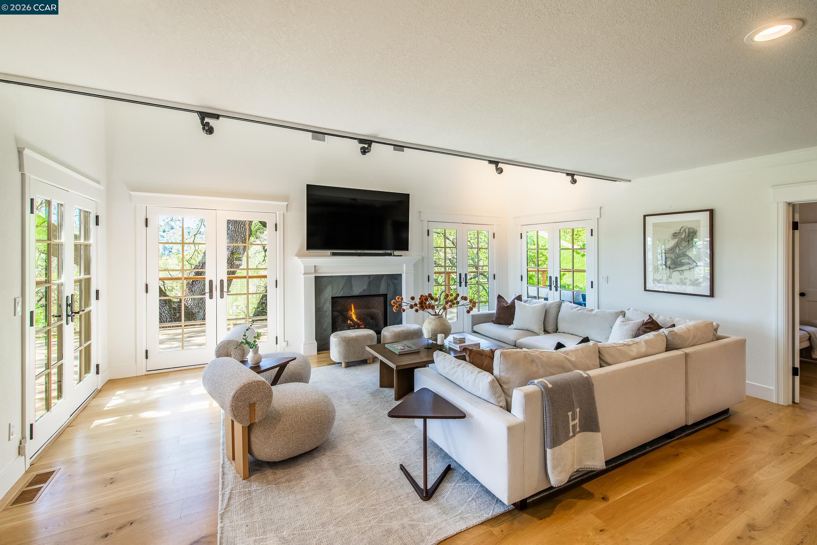 Detail Gallery Image 18 of 59 For 33 Deer Trail, Lafayette,  CA 94549 - 6 Beds | 4/1 Baths