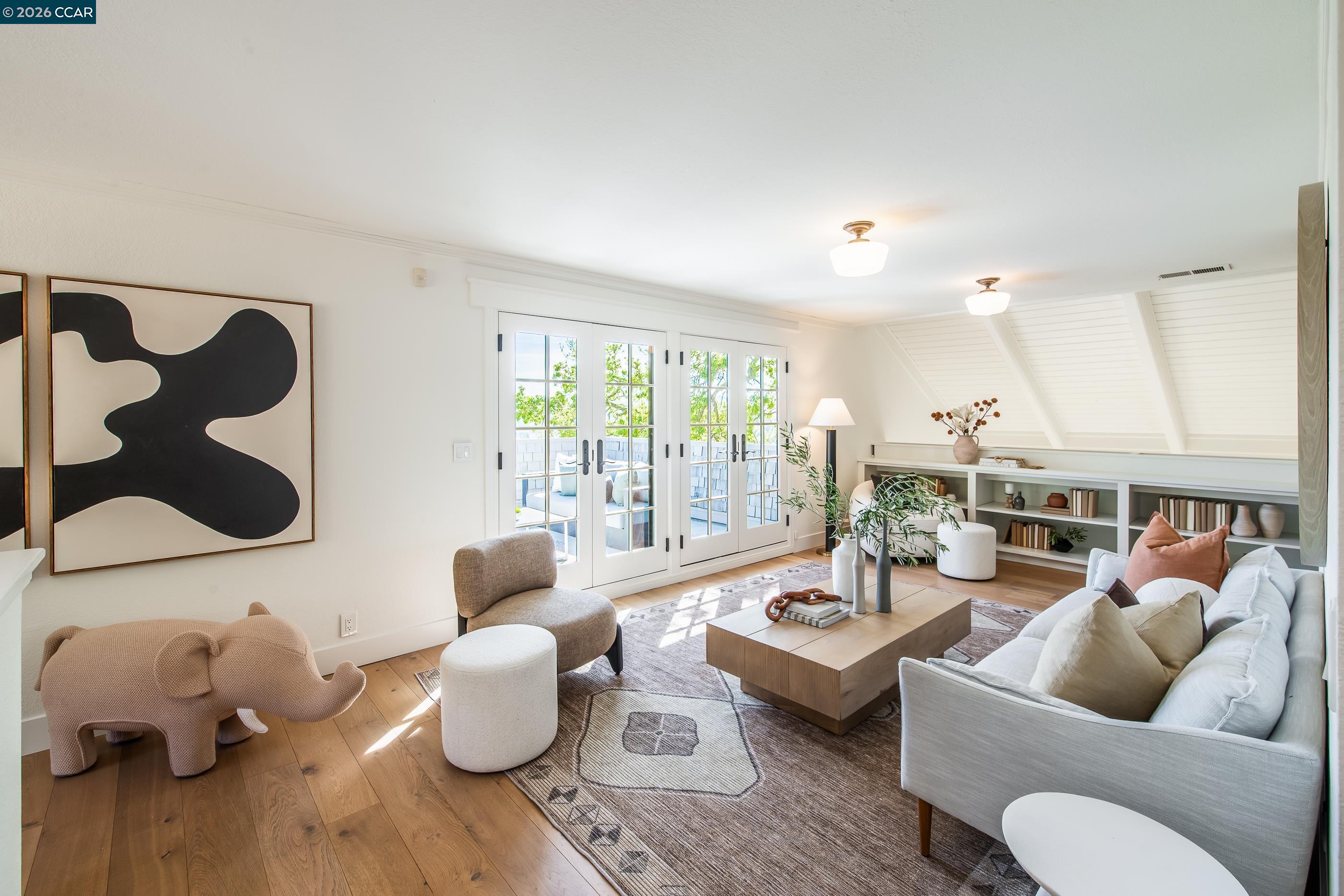 Detail Gallery Image 29 of 59 For 33 Deer Trail, Lafayette,  CA 94549 - 6 Beds | 4/1 Baths