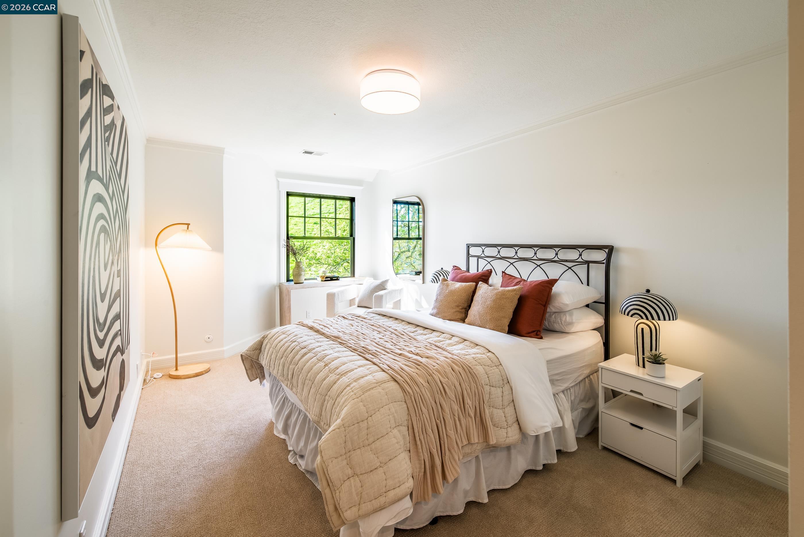 Detail Gallery Image 34 of 59 For 33 Deer Trail, Lafayette,  CA 94549 - 6 Beds | 4/1 Baths