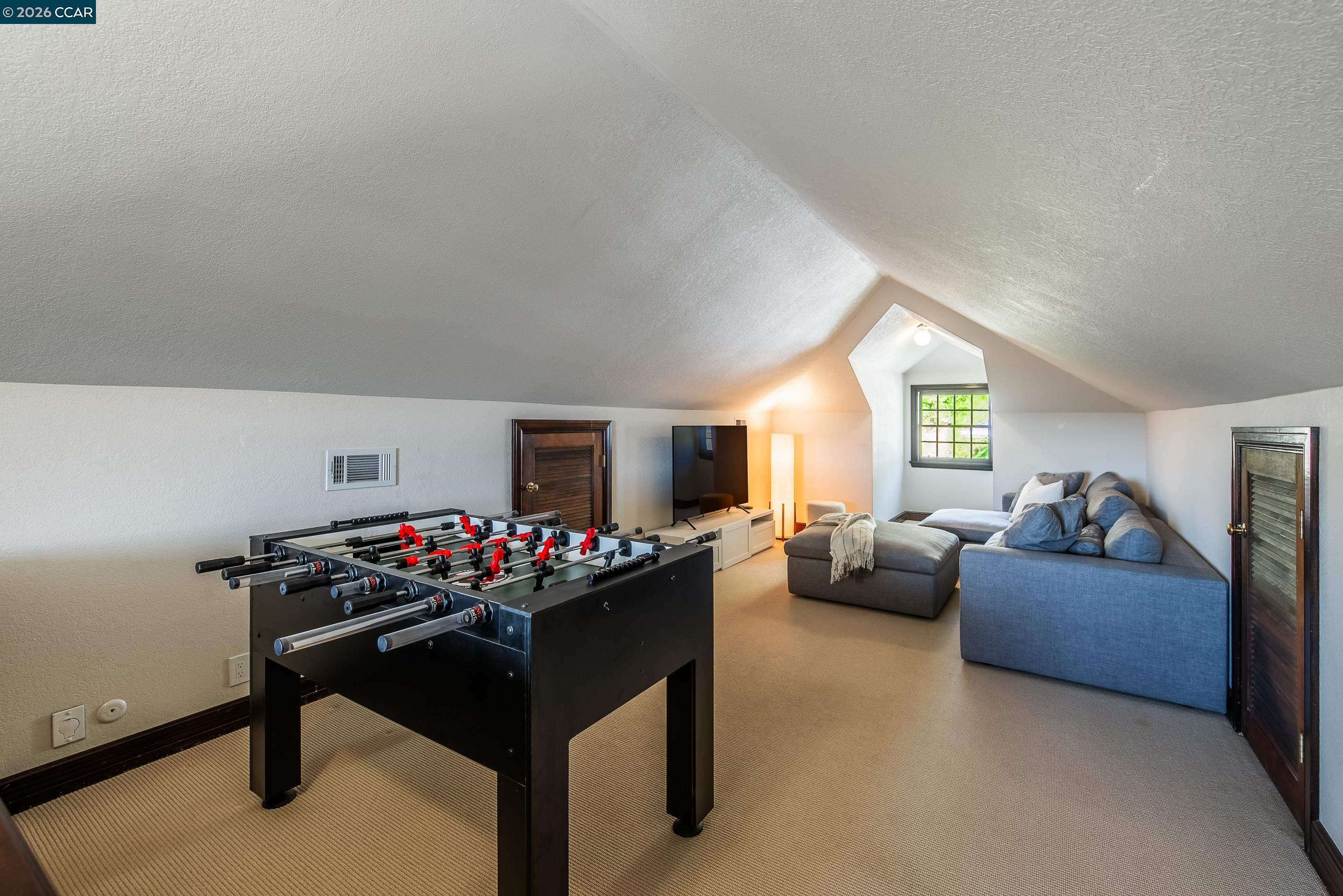 Detail Gallery Image 37 of 59 For 33 Deer Trail, Lafayette,  CA 94549 - 6 Beds | 4/1 Baths